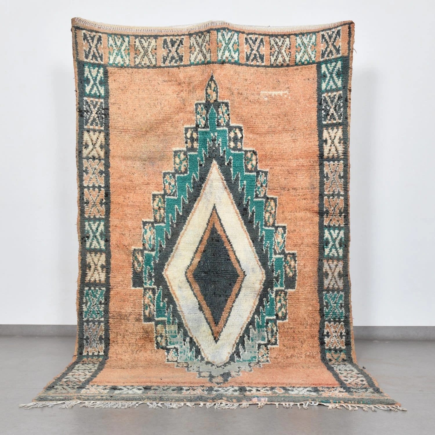 Why should I buy a Boujad Rug? Benisouk