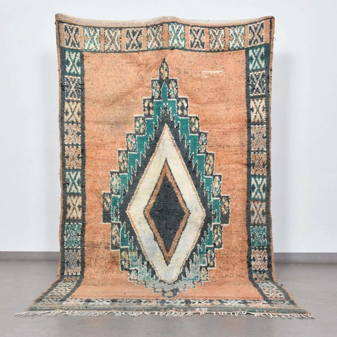 Why should I buy a Boujad Rug? - Benisouk