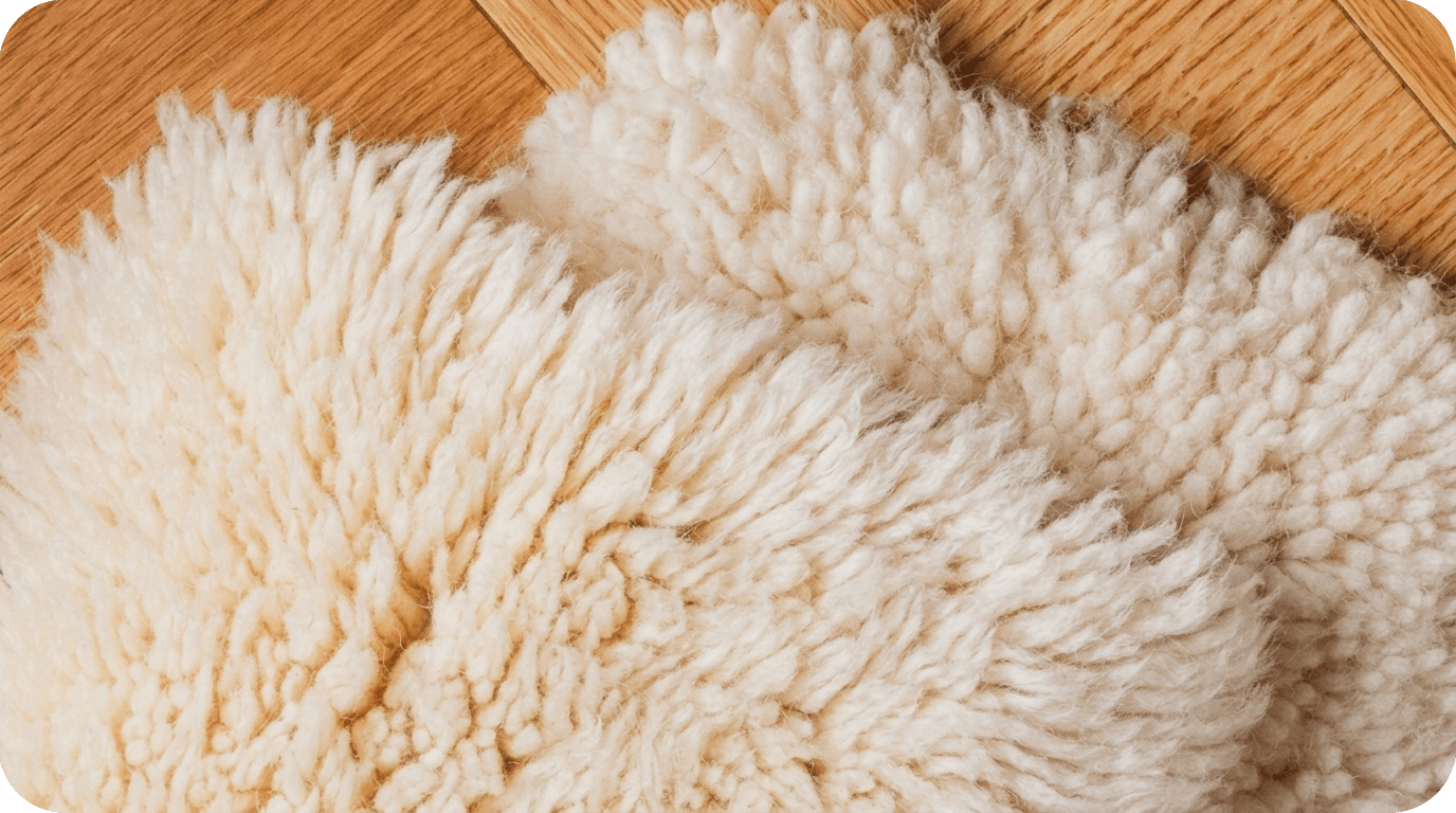Exploring the Differences Between Beni Ourain and Mrirt Rugs: Texture, Softness, and Weaving Techniques - Benisouk