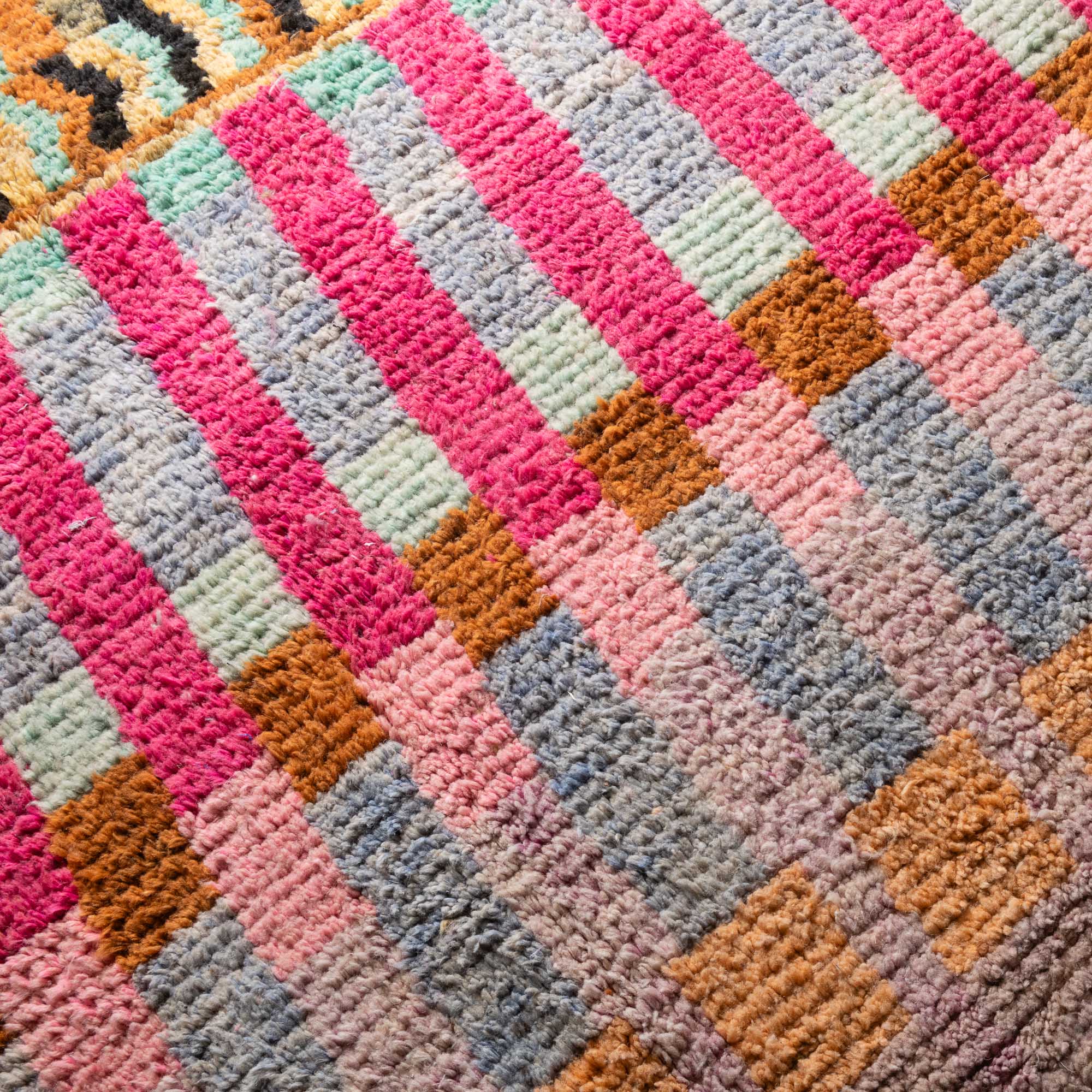 Custom Color Moroccan Rugs – Benisouk