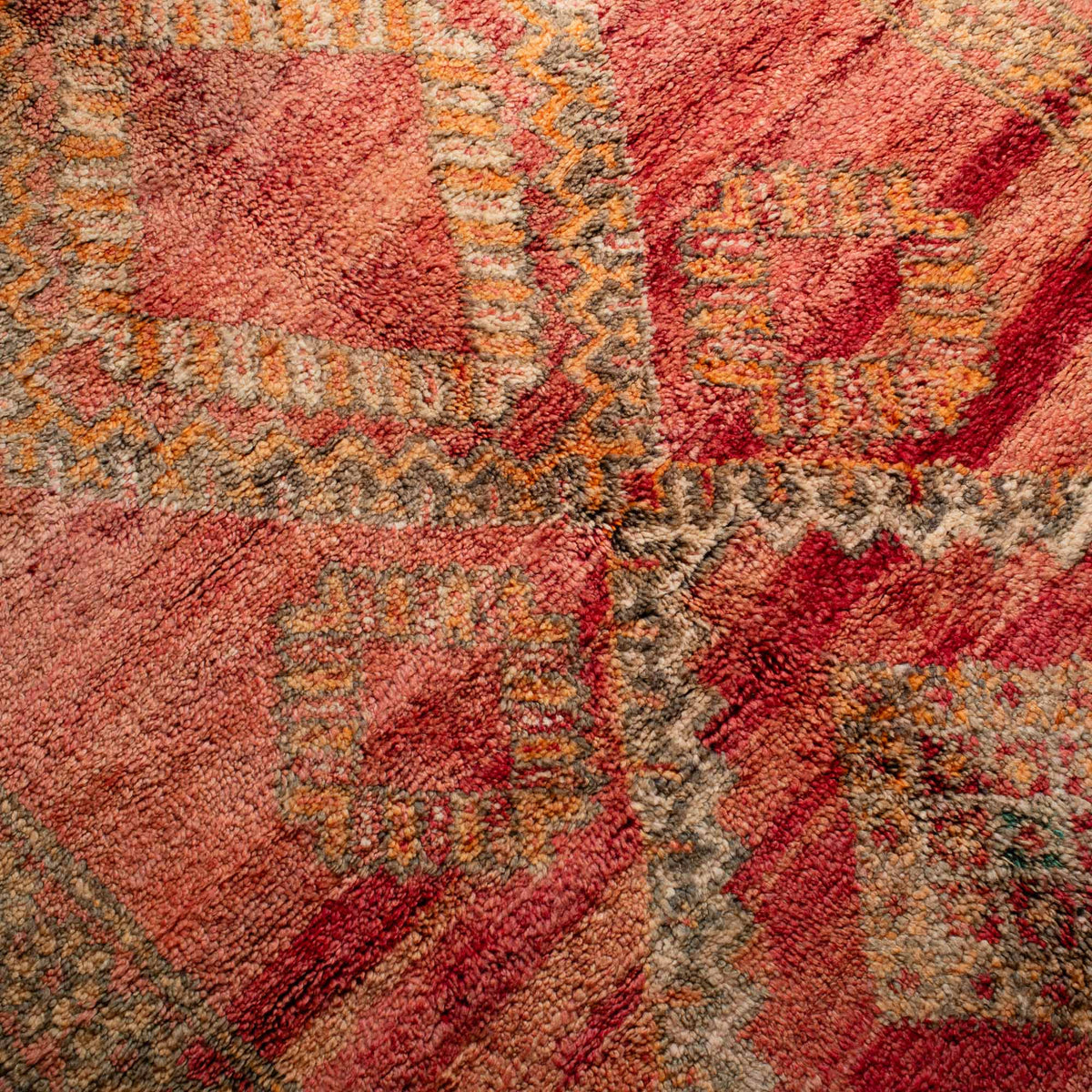 Ghina - vintage boujad rug