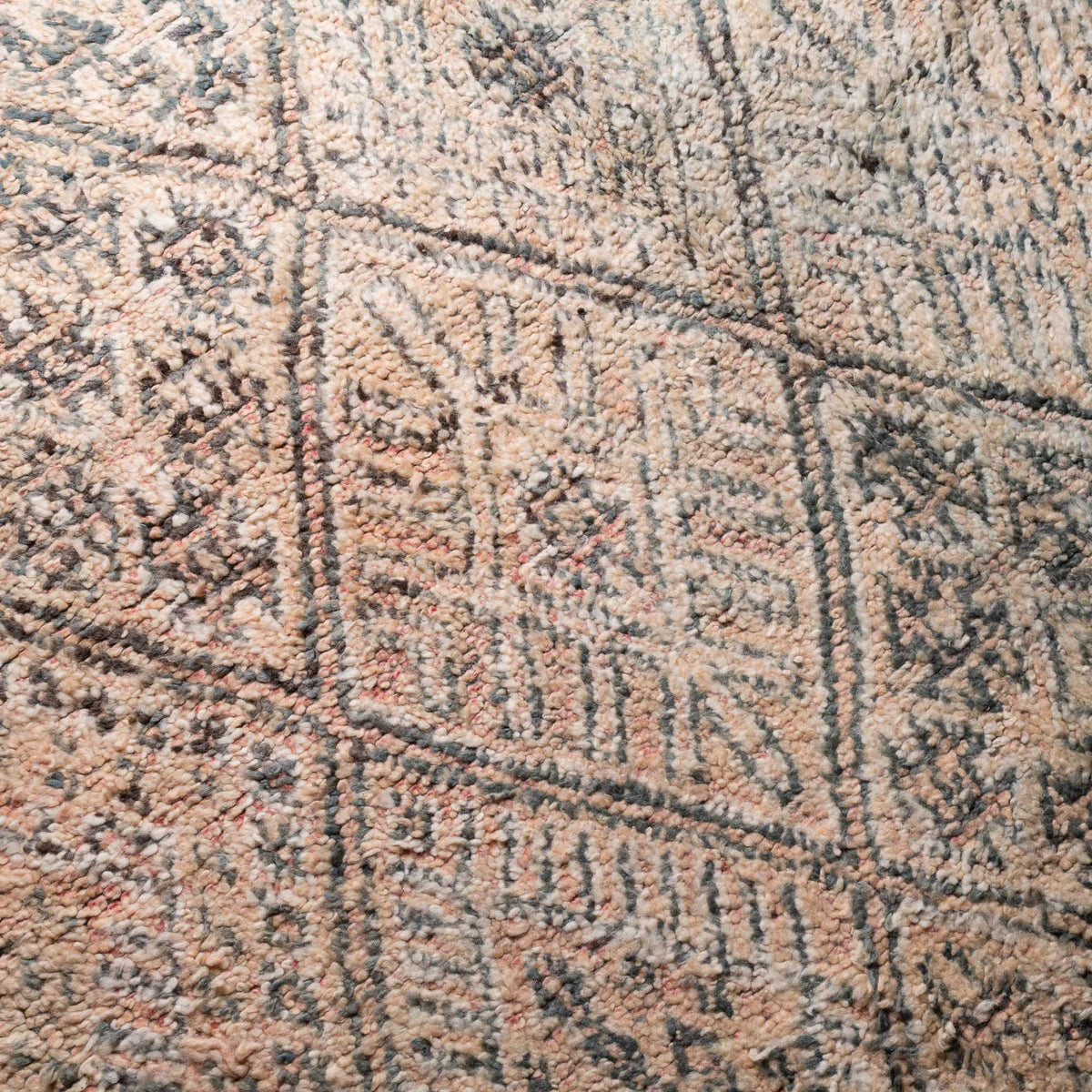 Sophia - vintage beni mguild rug