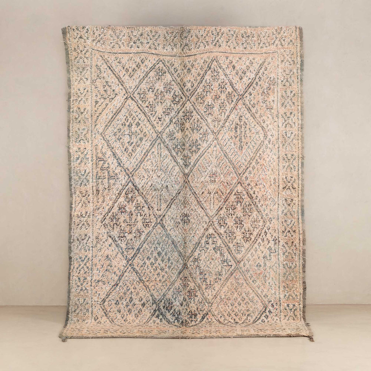 Sophia - vintage beni mguild rug