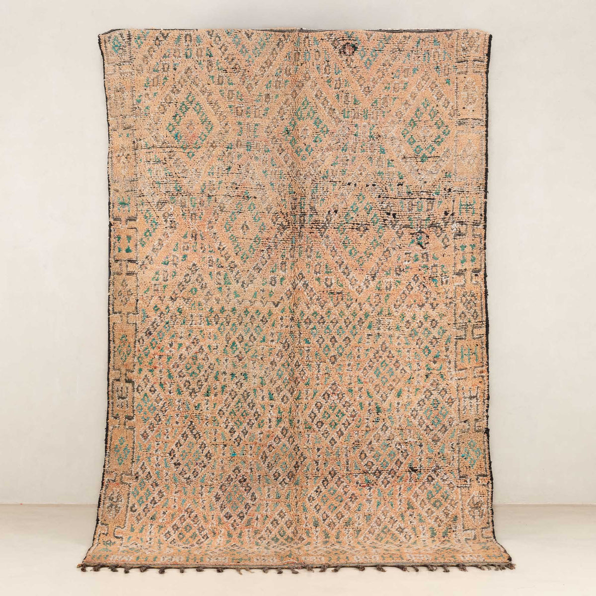 Lubna - vintage beni mguild rug