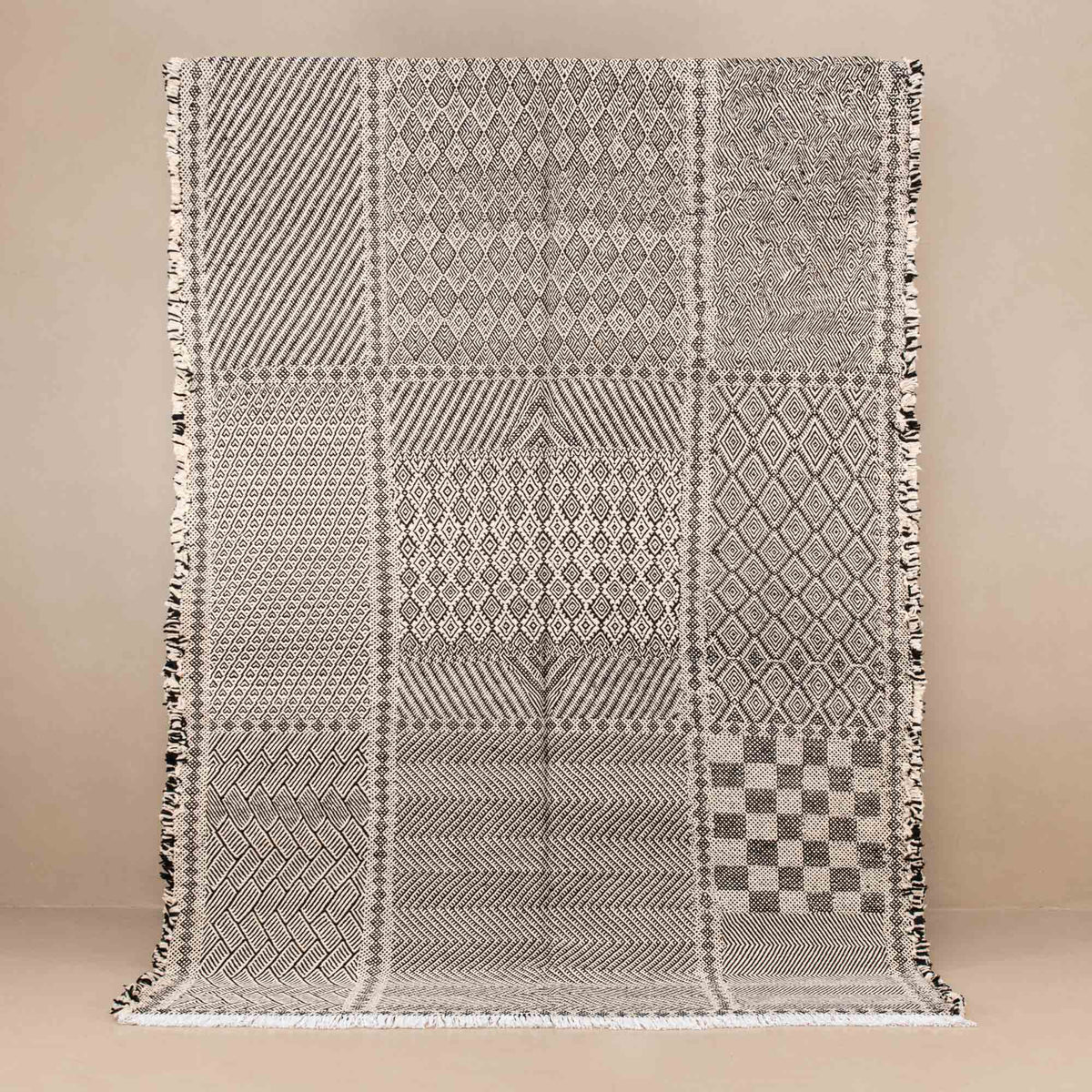 Iram - taznakht kilim rug