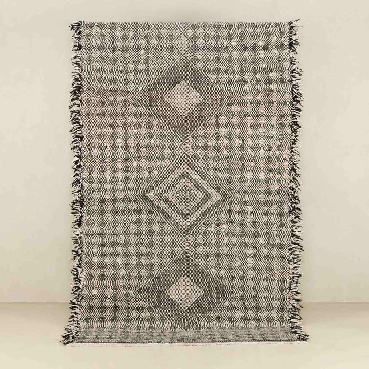 Taniya - taznakht kilim rug