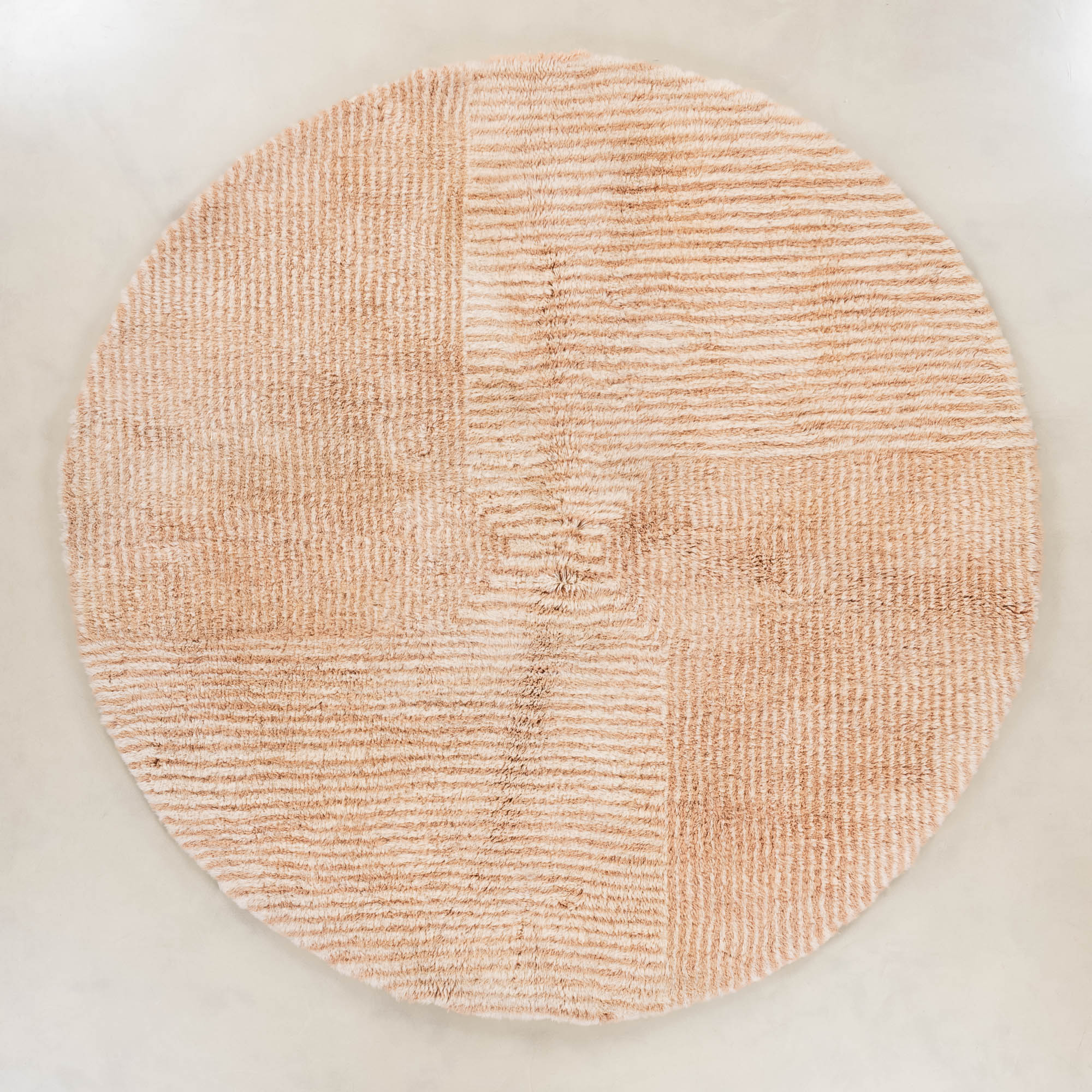 Gravity Center Round - Luxury Shag Moroccan Rug