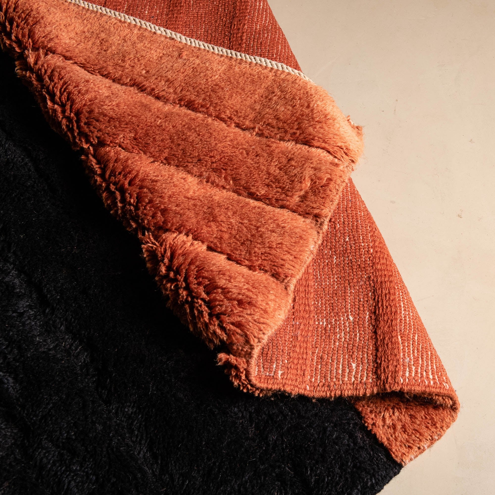 Aberkan - Luxury Shag Moroccan Rug - Benisouk