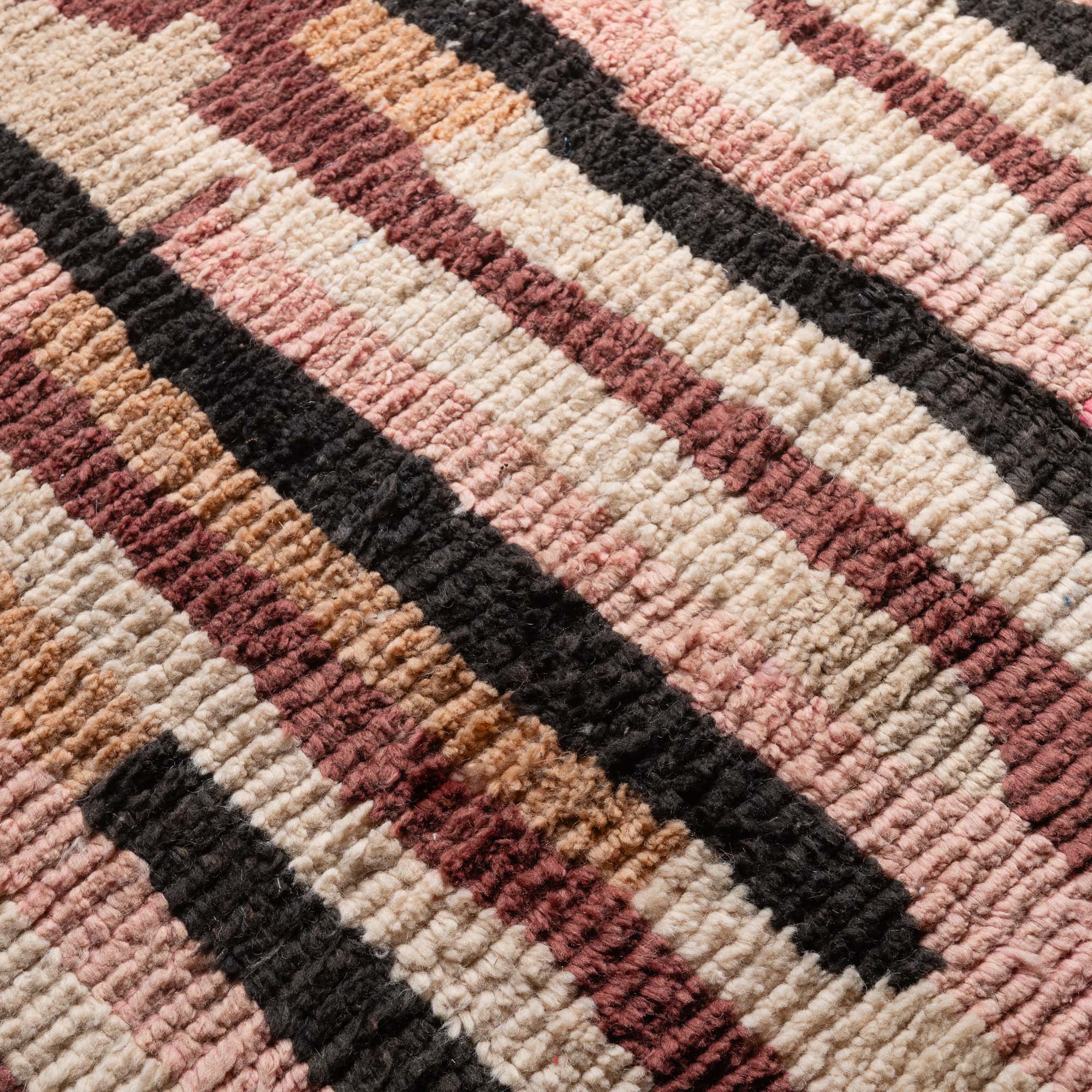 Alia - vintage boujad rug - Benisouk