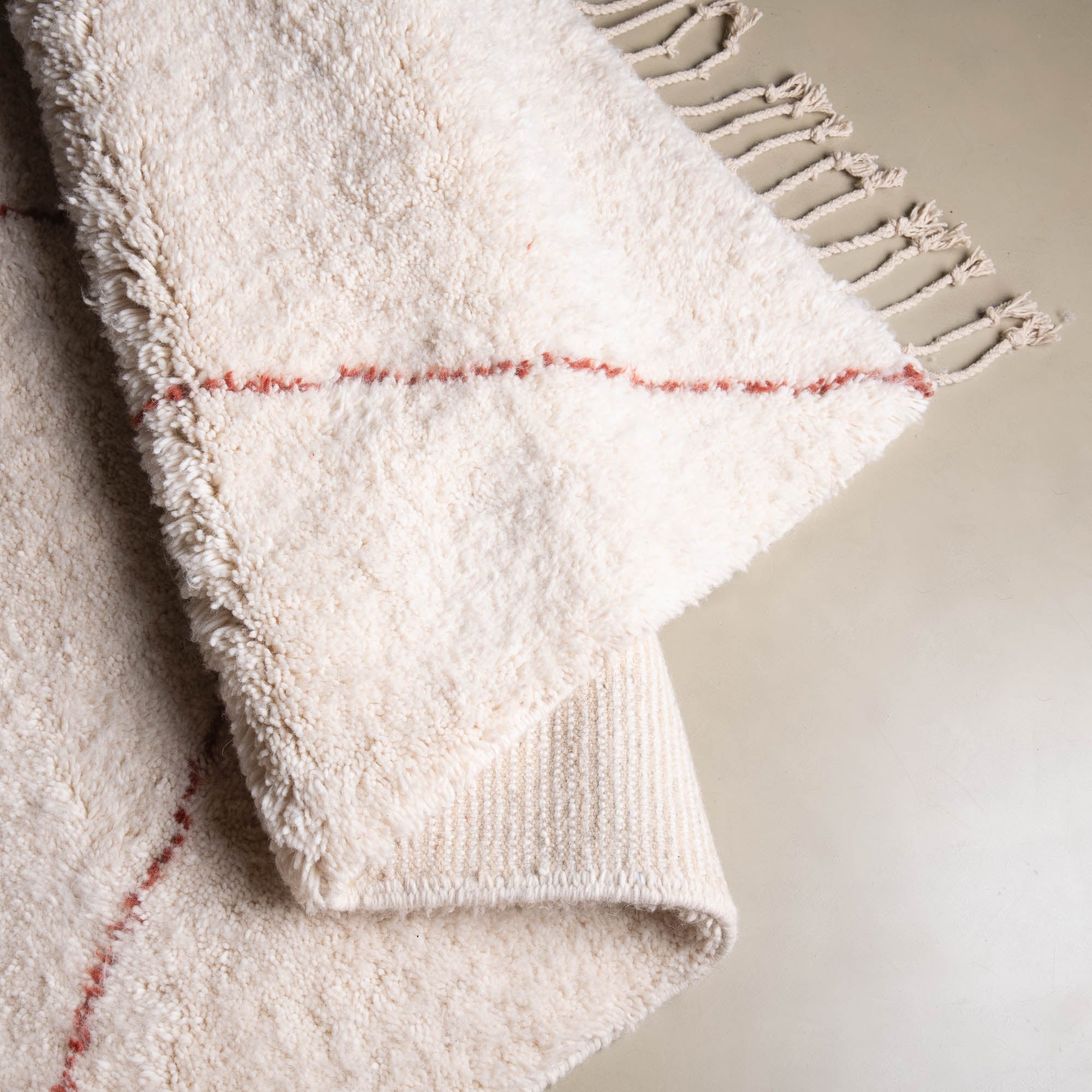 Almas Natural Wool Terracotta - Shag Moroccan rug - Benisouk