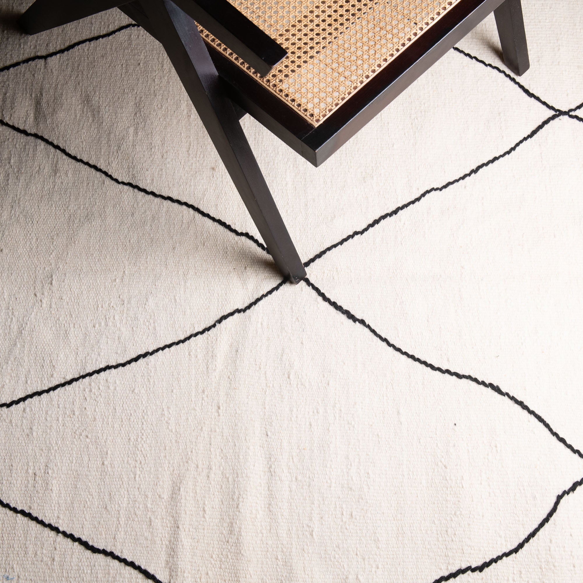 Almas - taznakht kilim rug - Benisouk