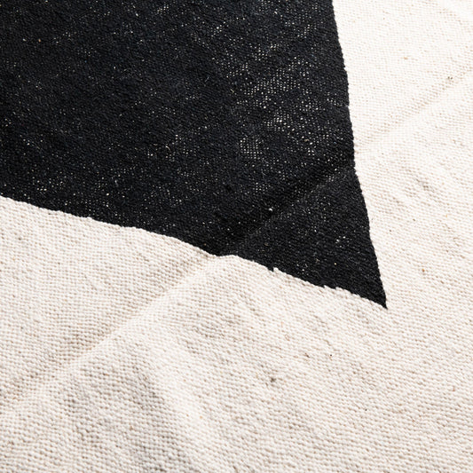 Alya - taznakht kilim rug - Benisouk