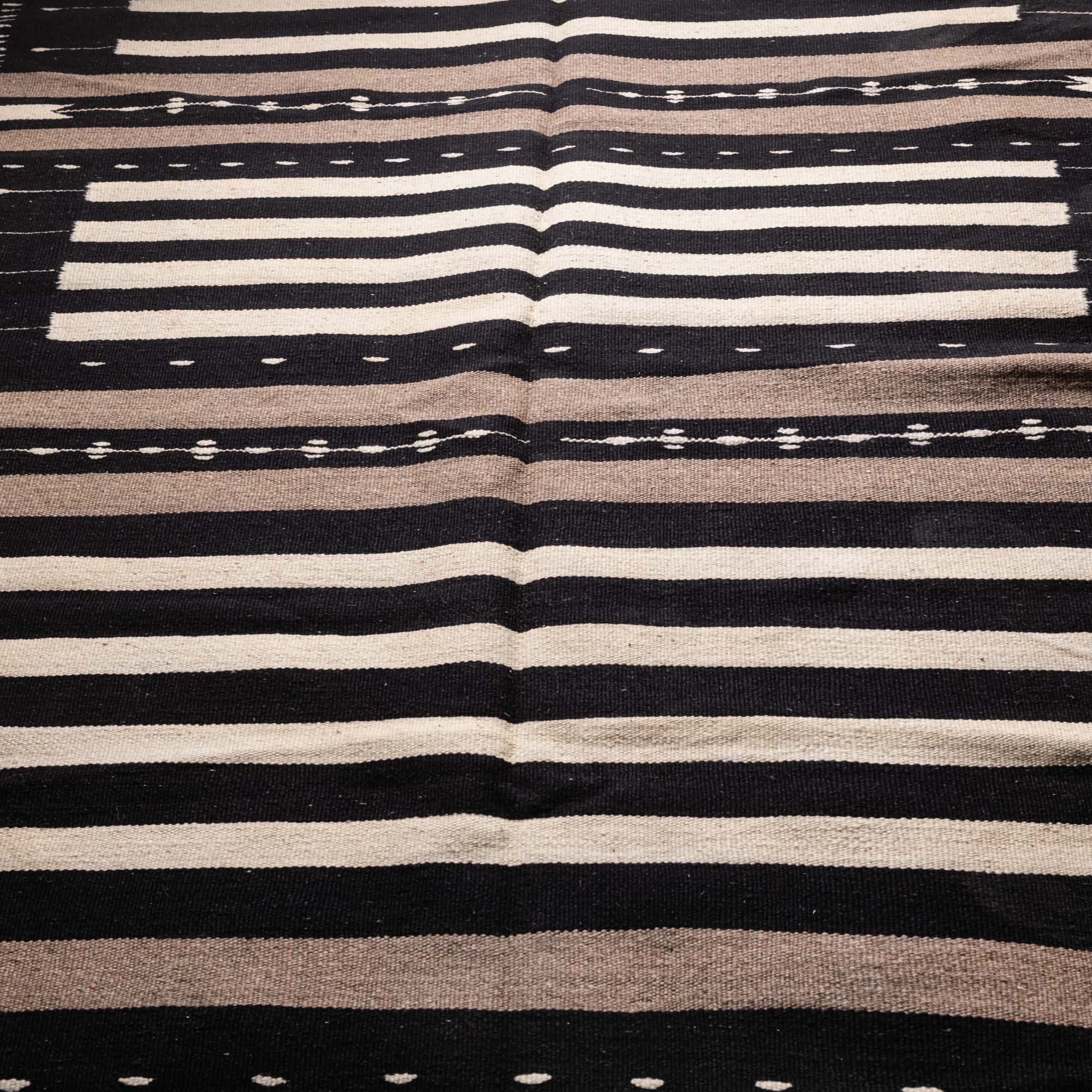 Alyass - Flatweave Moroccan rug - Benisouk