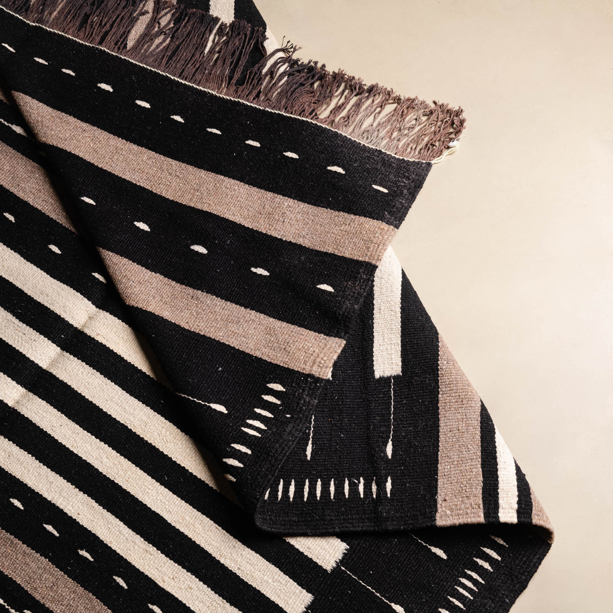 Alyass - Flatweave Moroccan rug - Benisouk