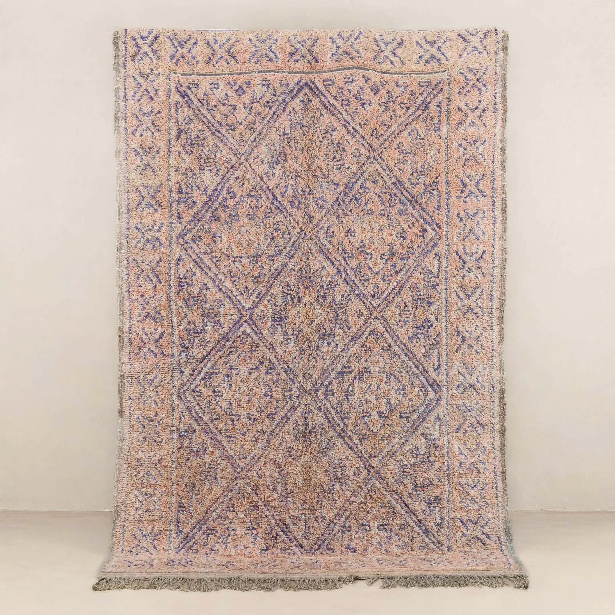 Atika - vintage beni mguild rug