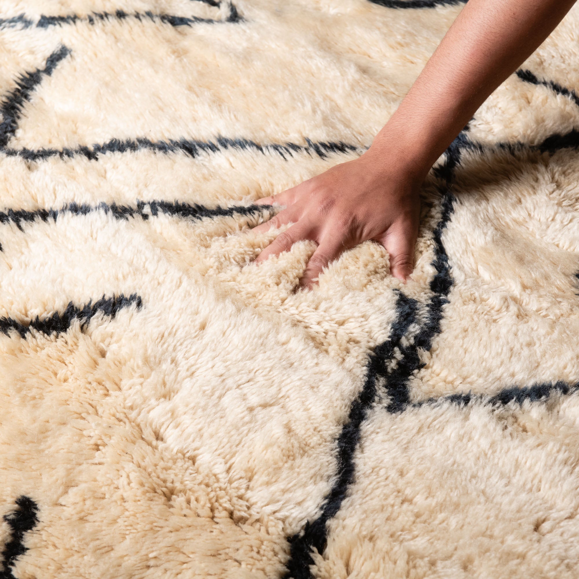 Atlas Mountains - Luxury Shag Moroccan Rug - Benisouk