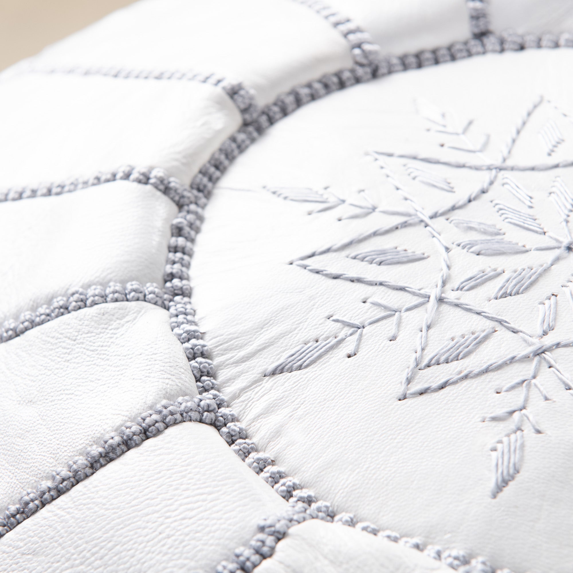 Authentic Moroccan Leather Pouf - White and Grey - Benisouk