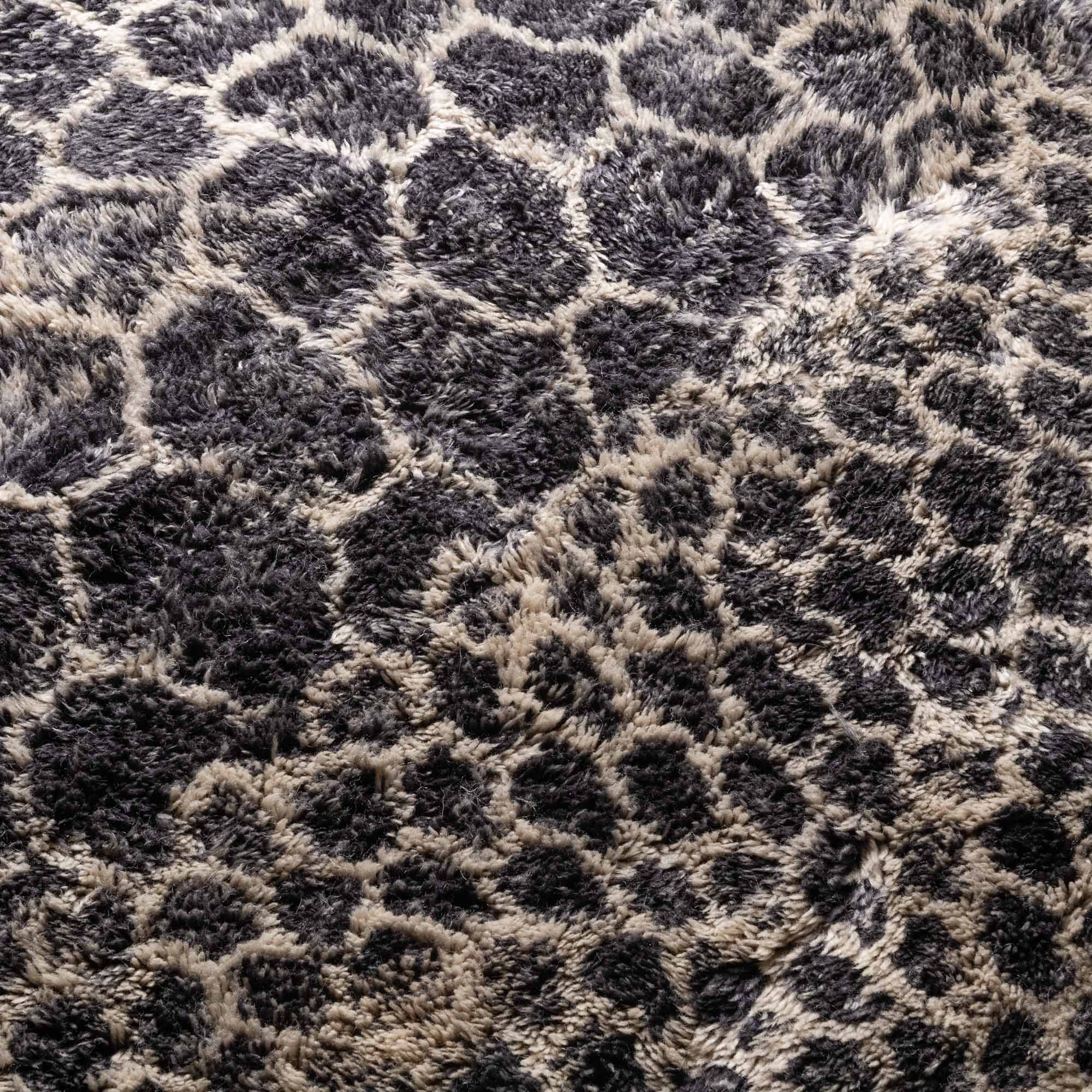 Black Mamba - Luxury Shag Moroccan Rug - Benisouk