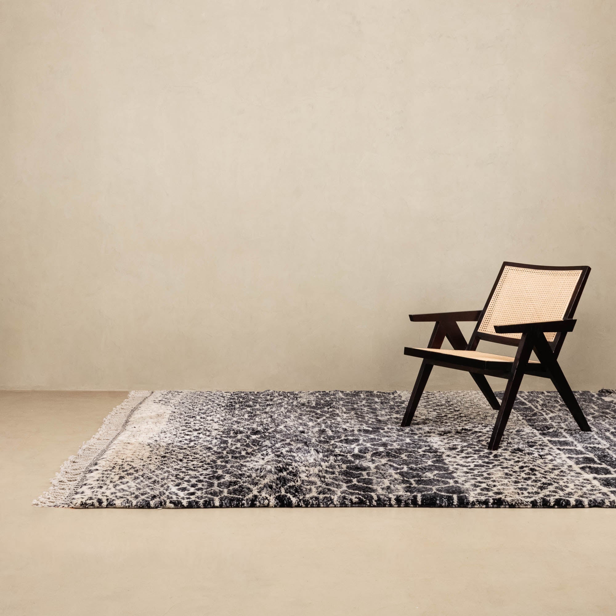 Black Mamba - Luxury Shag Moroccan Rug - Benisouk