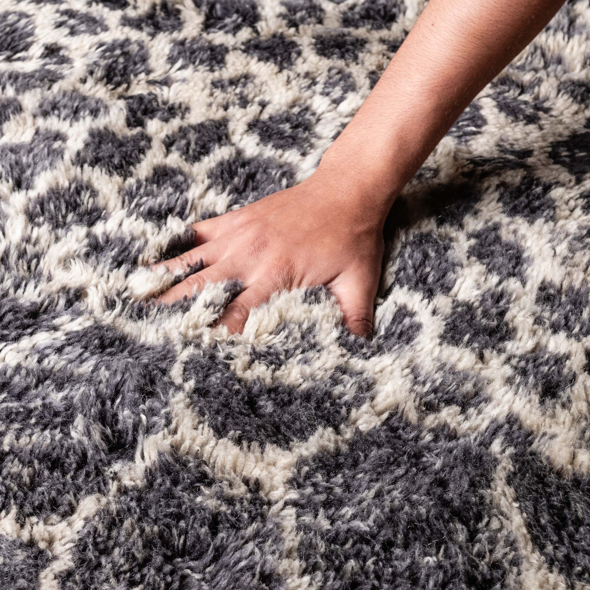 Black Mamba - Luxury Shag Moroccan Rug - Benisouk