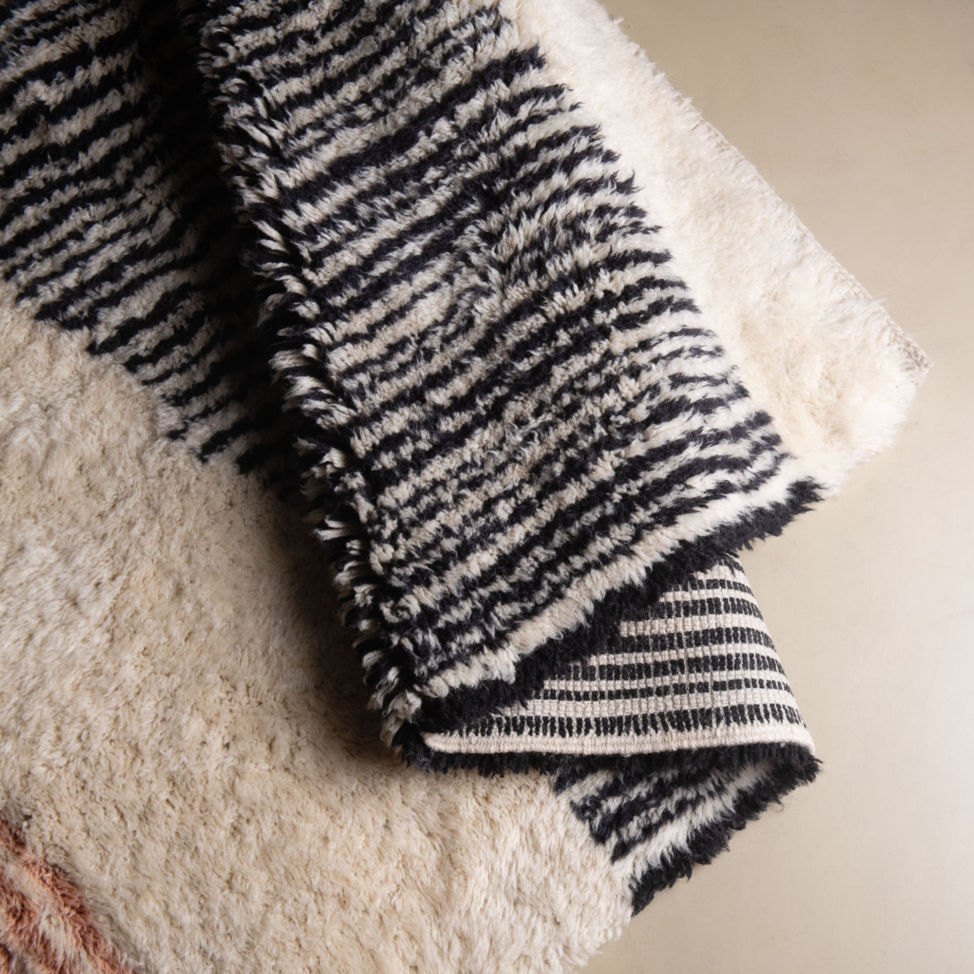 Blush Divide - Luxury Shag Moroccan Rug - Benisouk