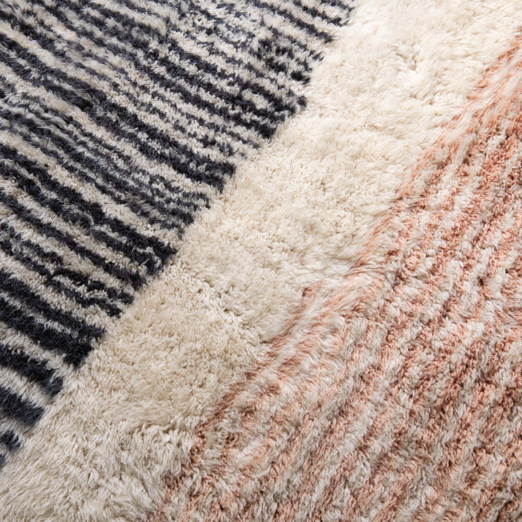 Blush Divide - Luxury Shag Moroccan Rug - Benisouk
