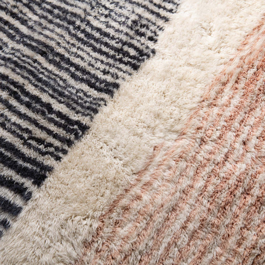 Blush Divide - Luxury Shag Moroccan Rug - Benisouk