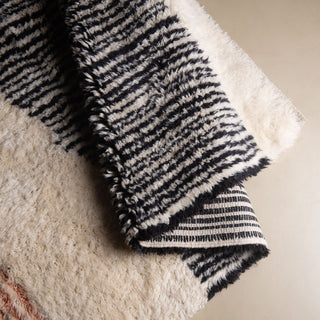 Blush Divide - Luxury Shag Moroccan Rug - Benisouk