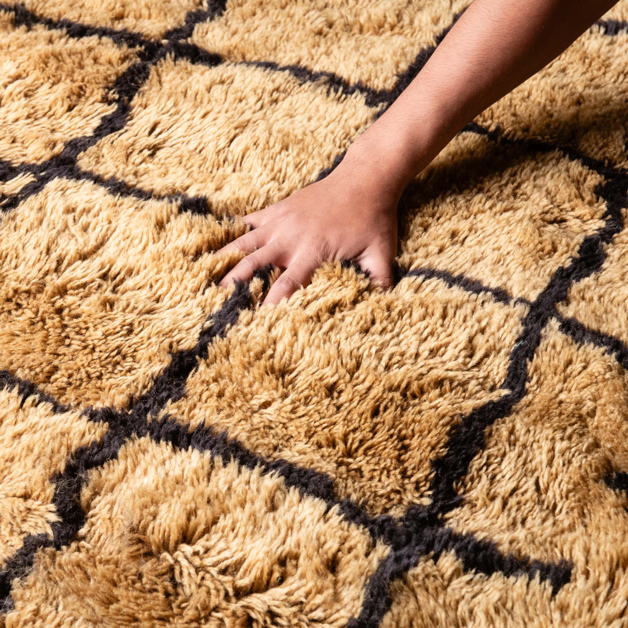 Borderline - Luxury Shag Moroccan Rug - Benisouk