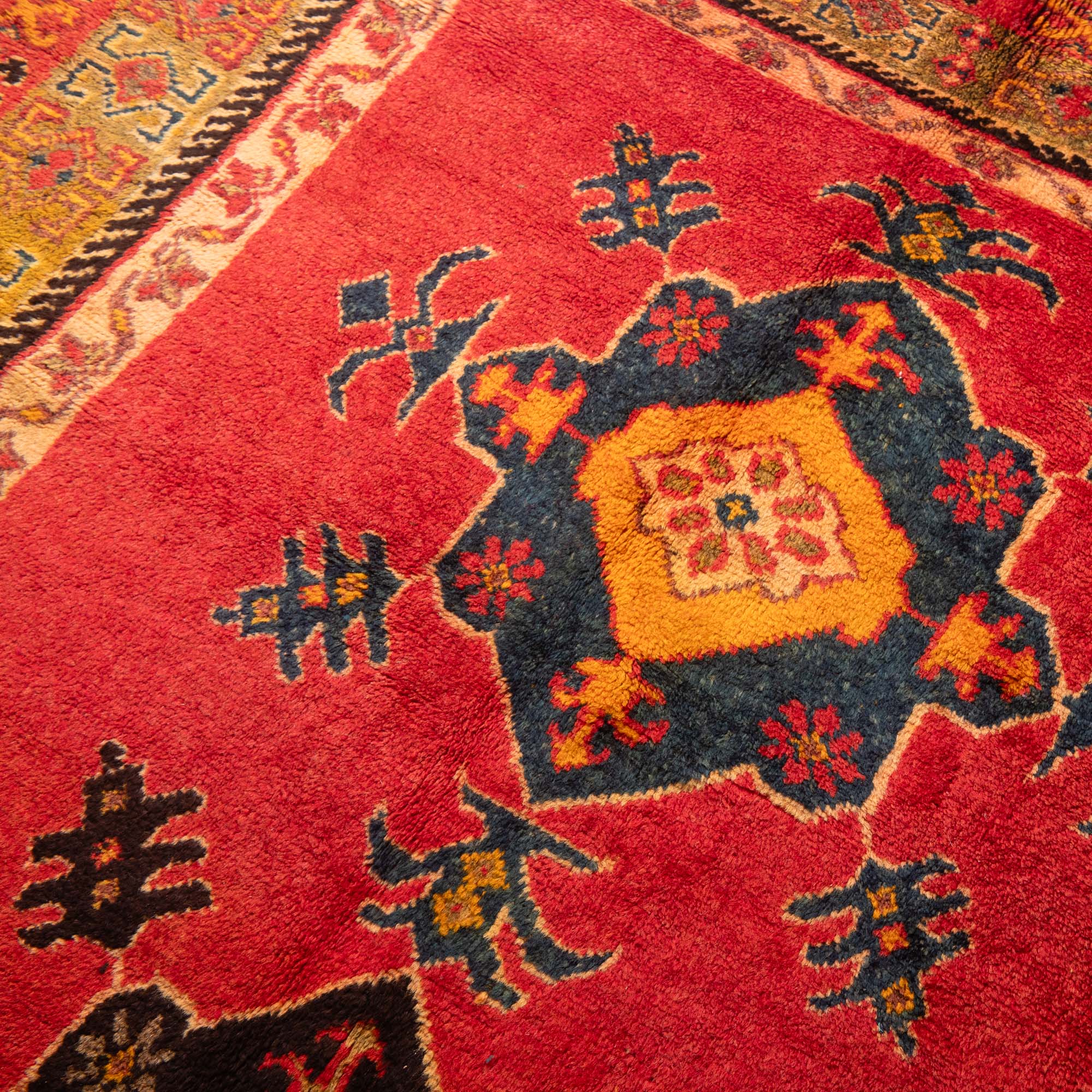Bradia - taznakht kilim rug - Benisouk