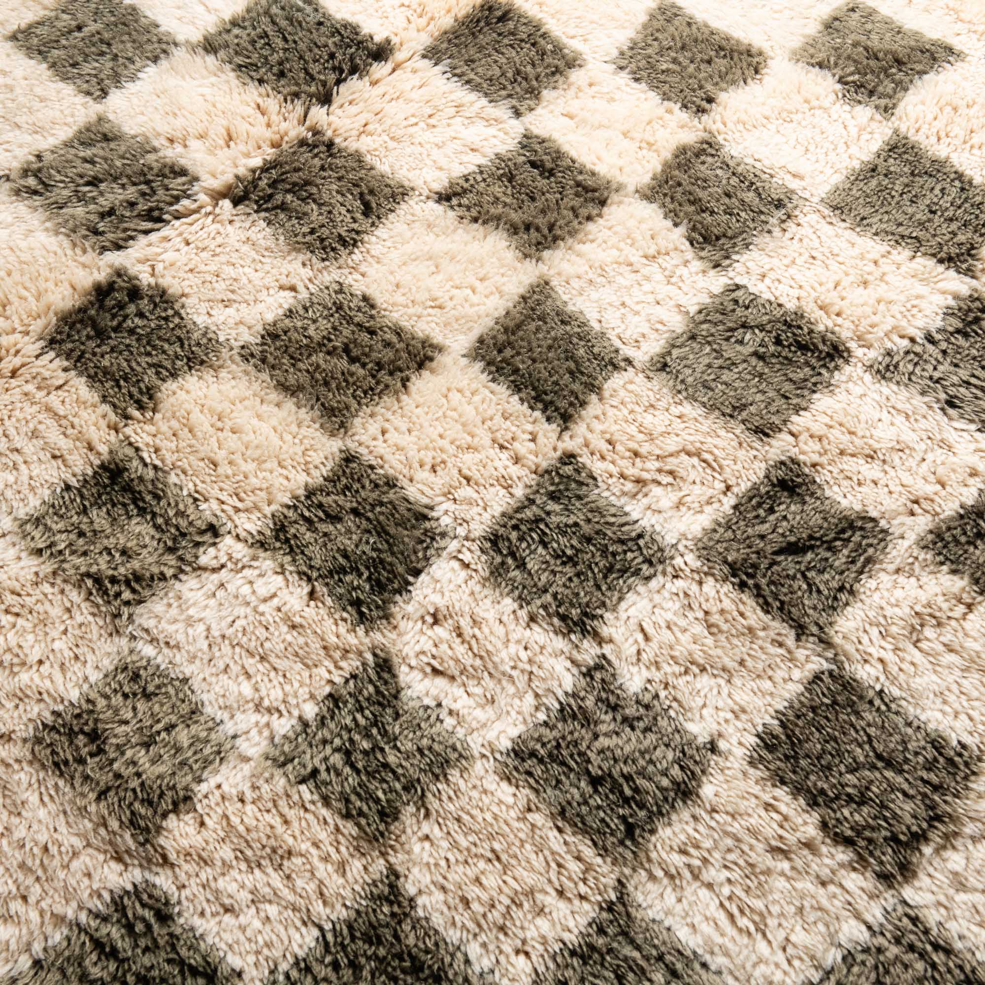 Checkered Garden - Luxury Shag Moroccan Rug - Benisouk