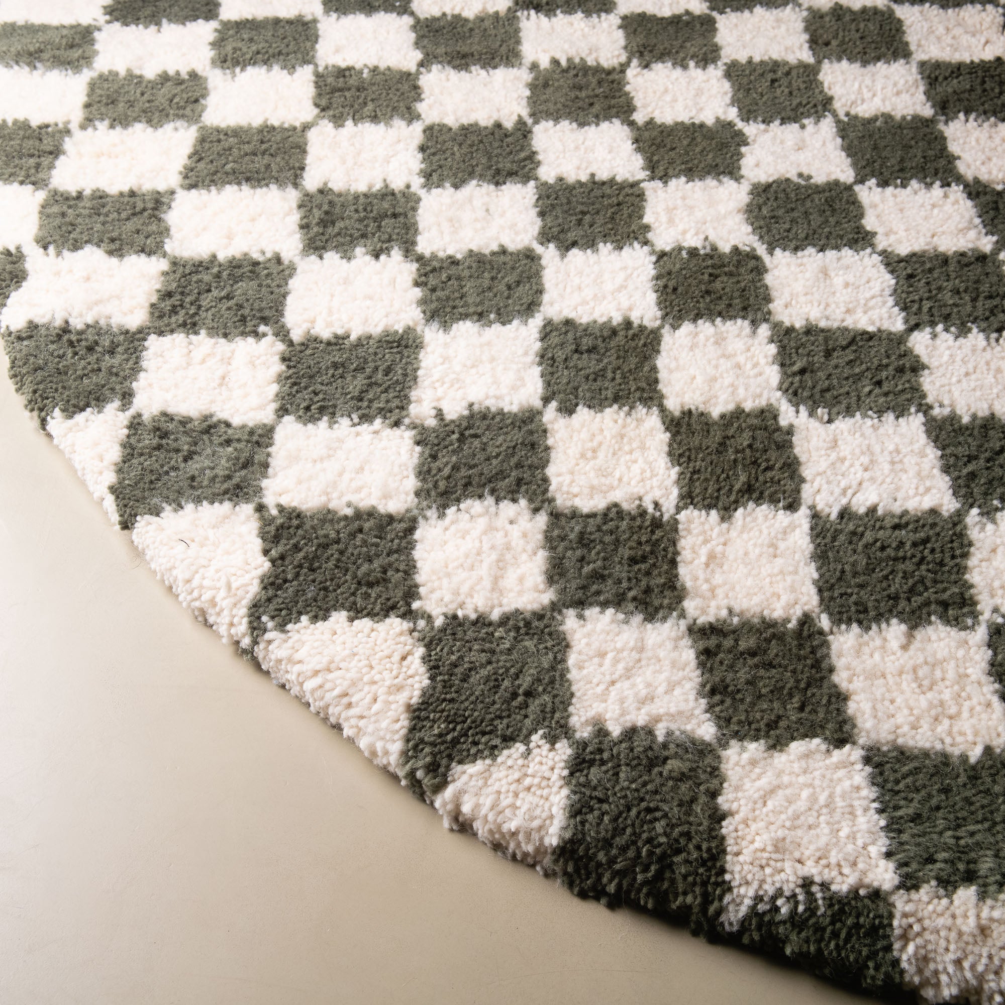 Dama Soldier Green Round - Shag Moroccan rug - Benisouk