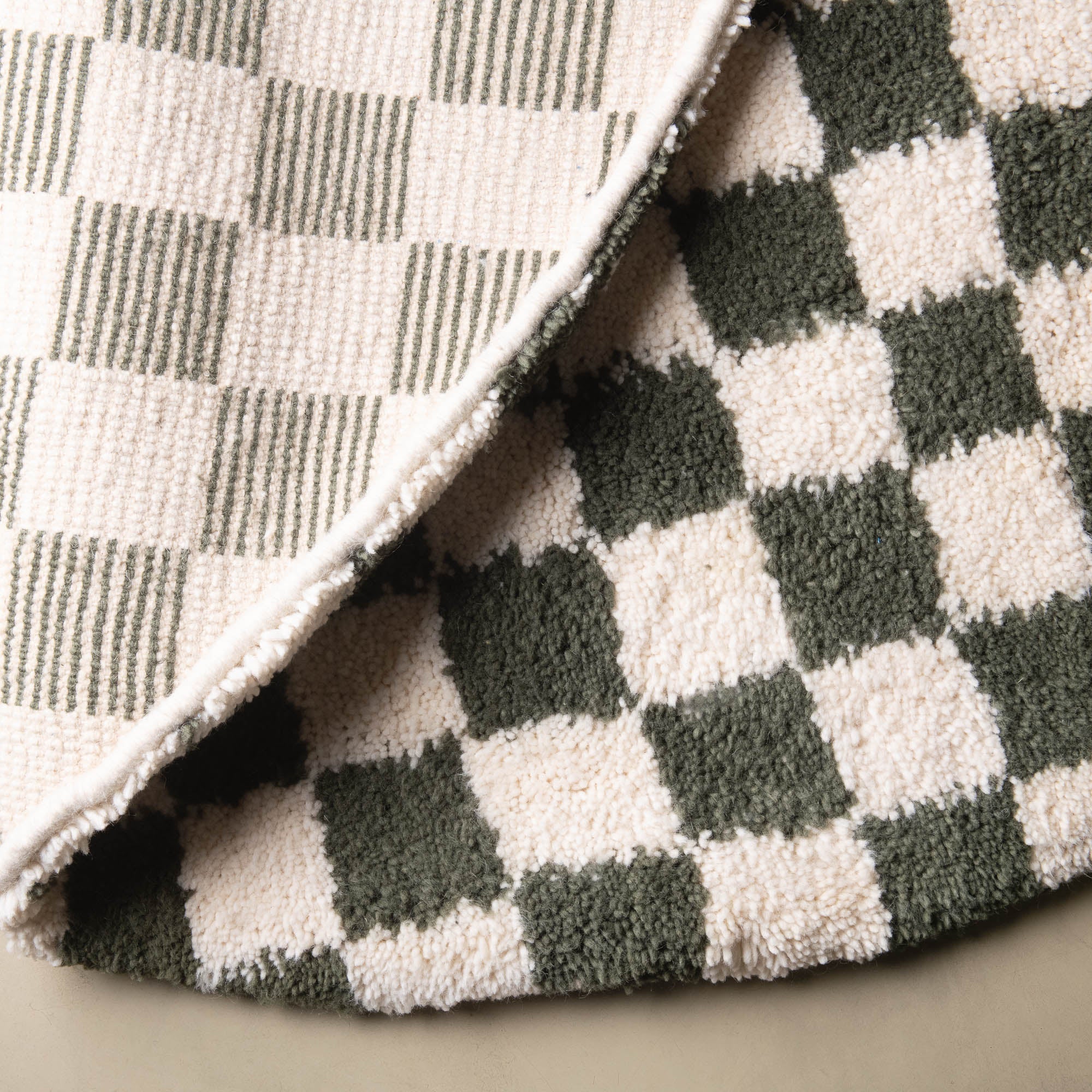 Dama Soldier Green Round - Shag Moroccan rug - Benisouk