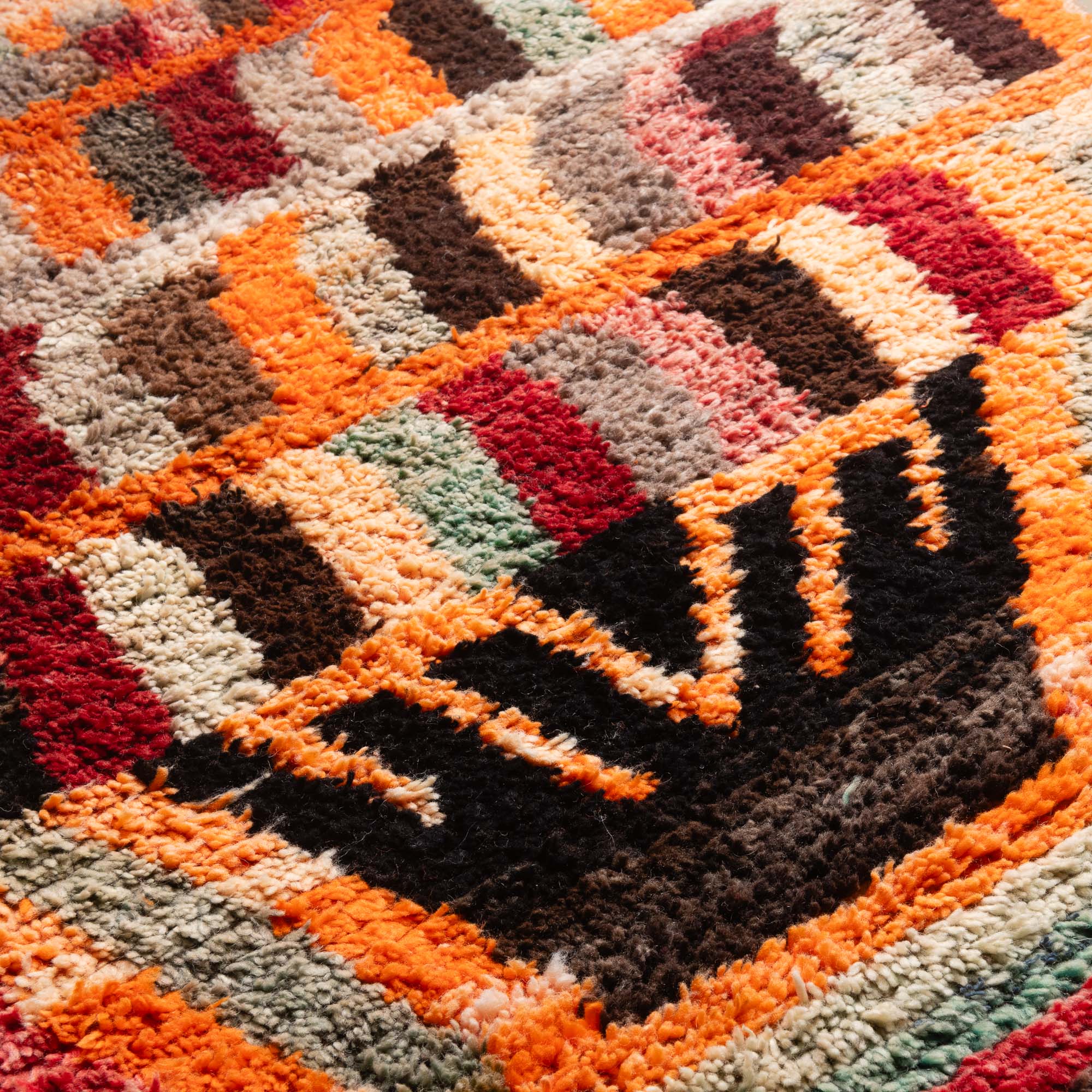 Dounia - vintage boujad rug - Benisouk