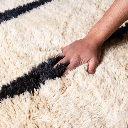 Elegant Rhythm - Luxury Shag Moroccan Rug - Benisouk