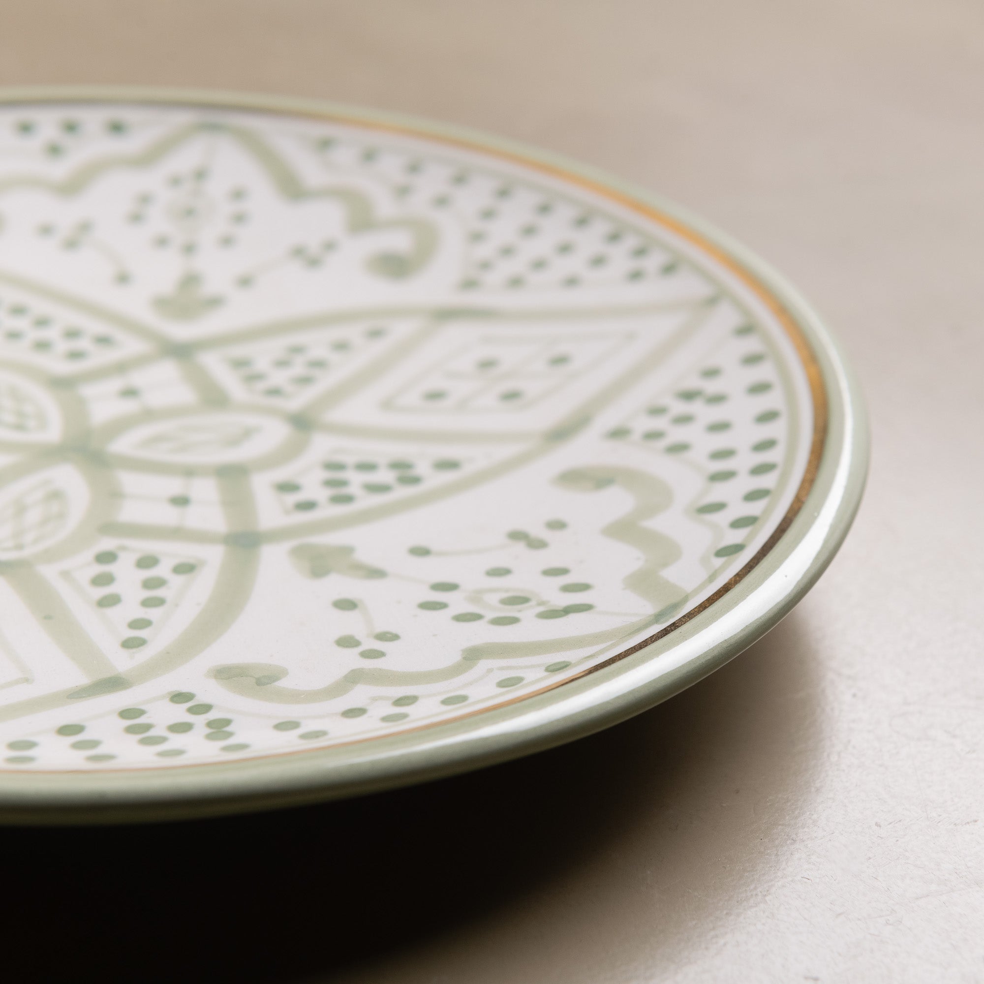 Fez Dinner Plate Green - Moroccan Dinnerware Adorned with 12 Carat Gold Accents - Benisouk