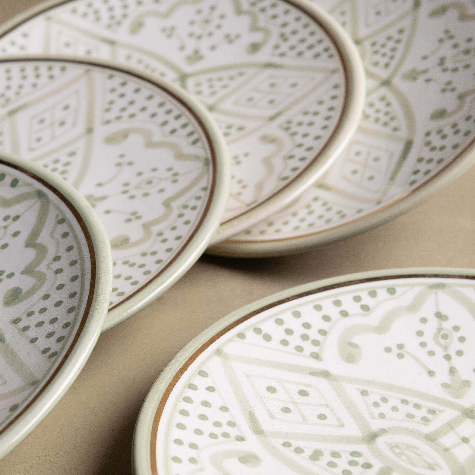 Fez Dinner Plate Green - Moroccan Dinnerware Adorned with 12 Carat Gold Accents - Benisouk