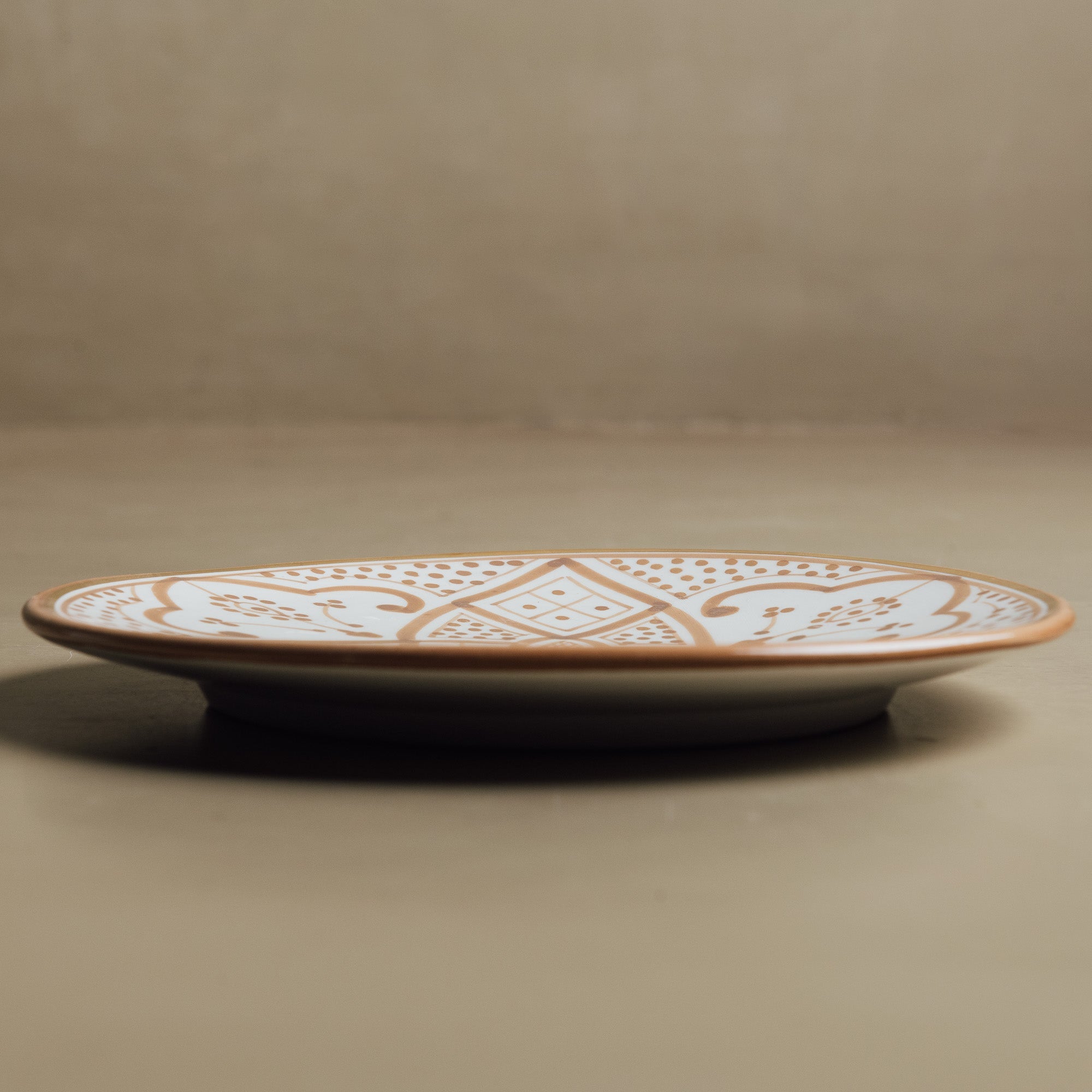 Fez Dinner Plate Sable - Moroccan Dinnerware Adorned with 12 Carat Gold Accents - Benisouk