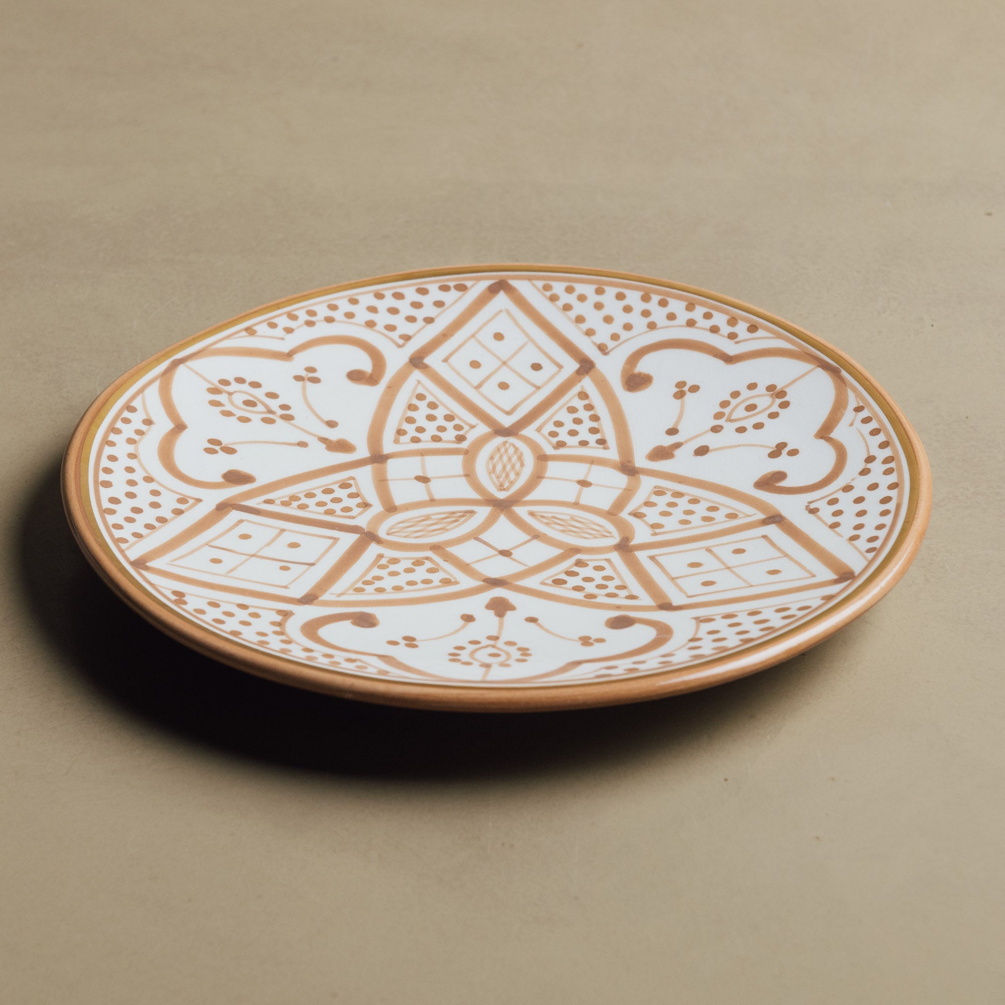 Fez Dinner Plate Sable - Moroccan Dinnerware Adorned with 12 Carat Gold Accents - Benisouk