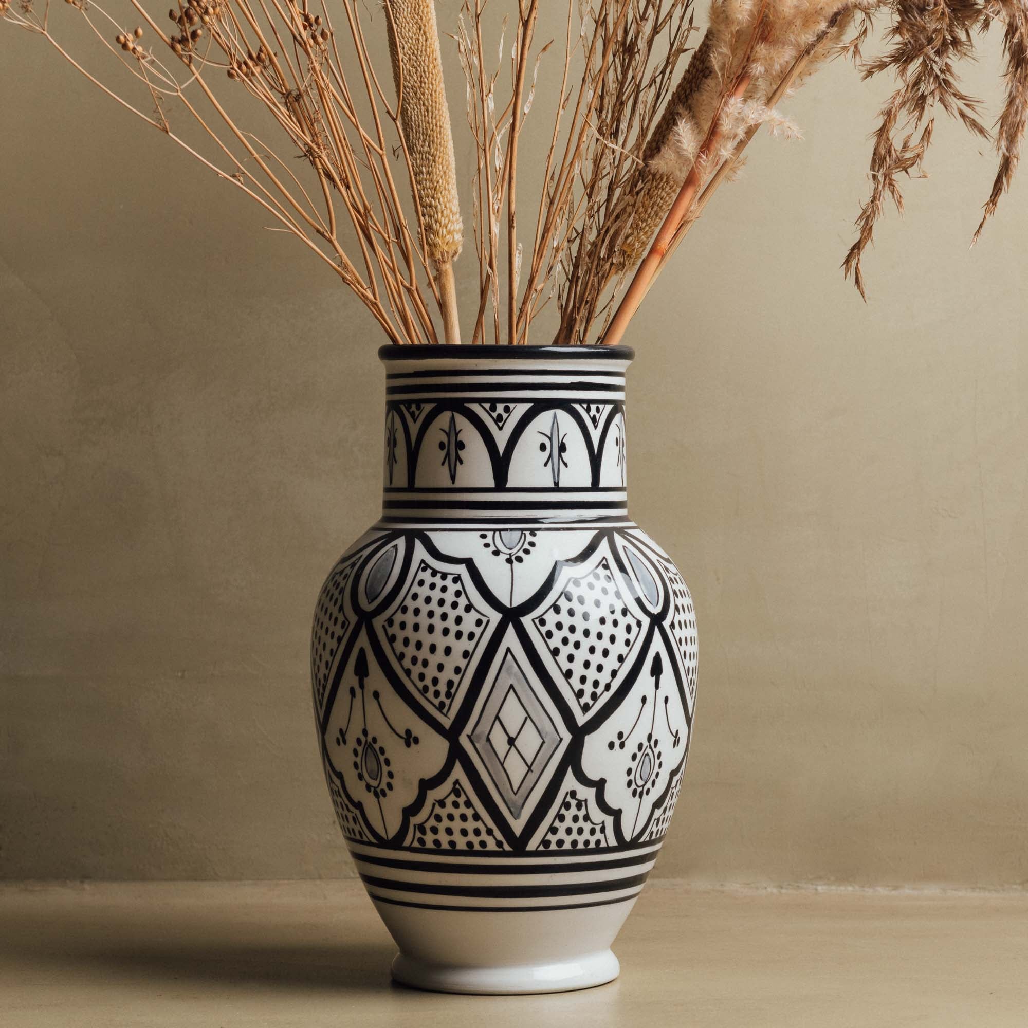 Fez Noir Vase - Handcrafted Moroccan Decor - Benisouk