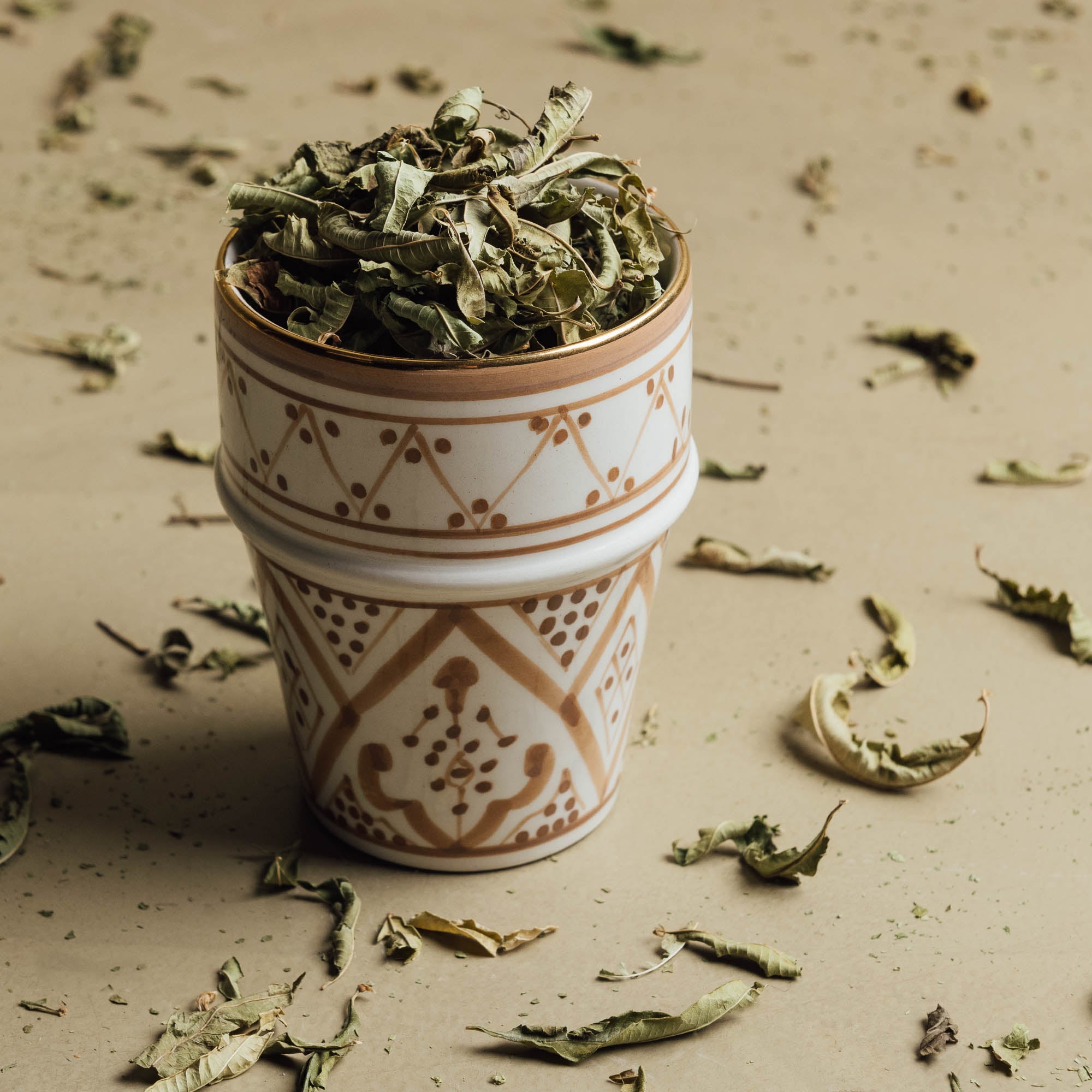 Fez Sand - Moroccan Dinnerware Set Adorned with 12 Carat Gold Accents - Benisouk