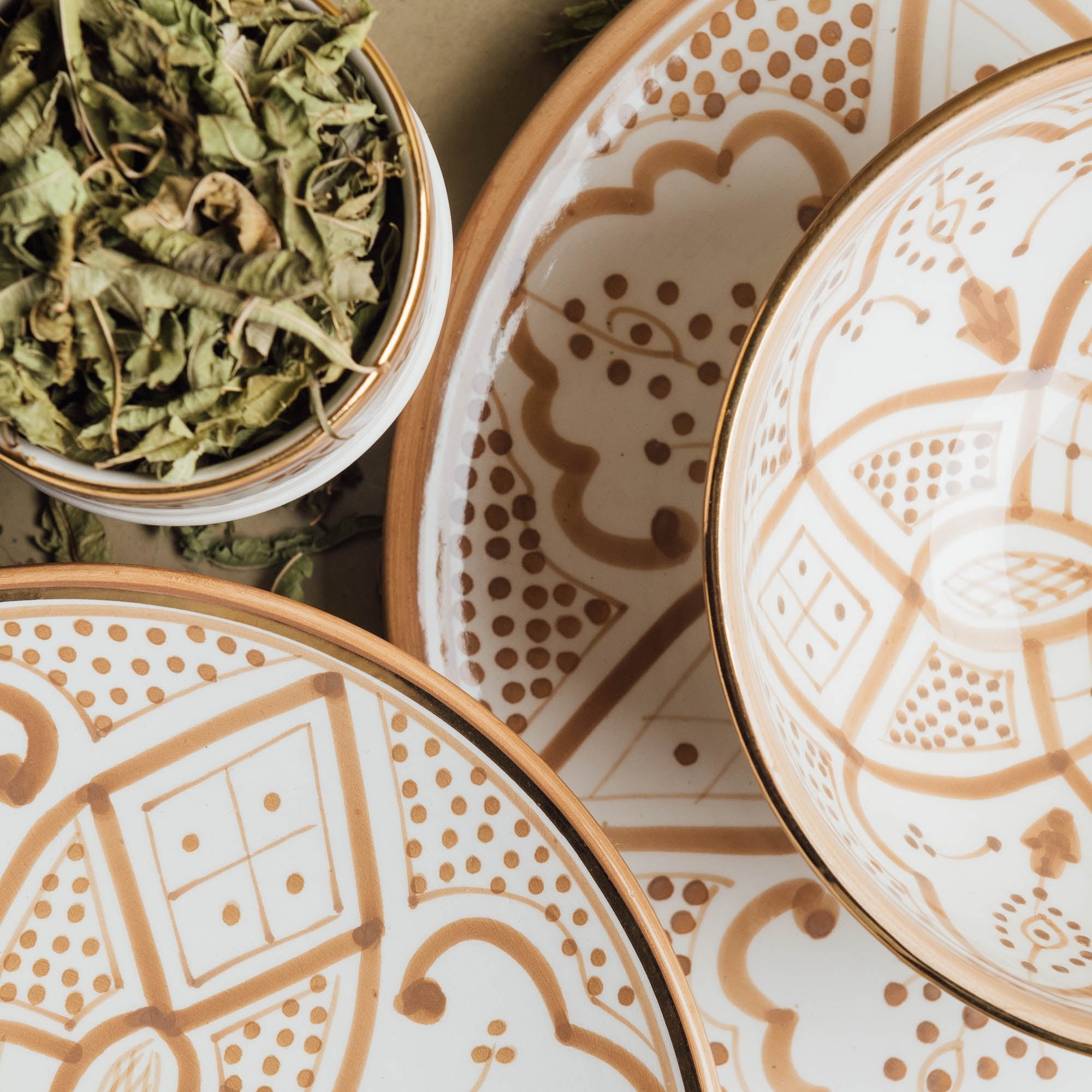 Fez Sand - Moroccan Dinnerware Set Adorned with 12 Carat Gold Accents - Benisouk