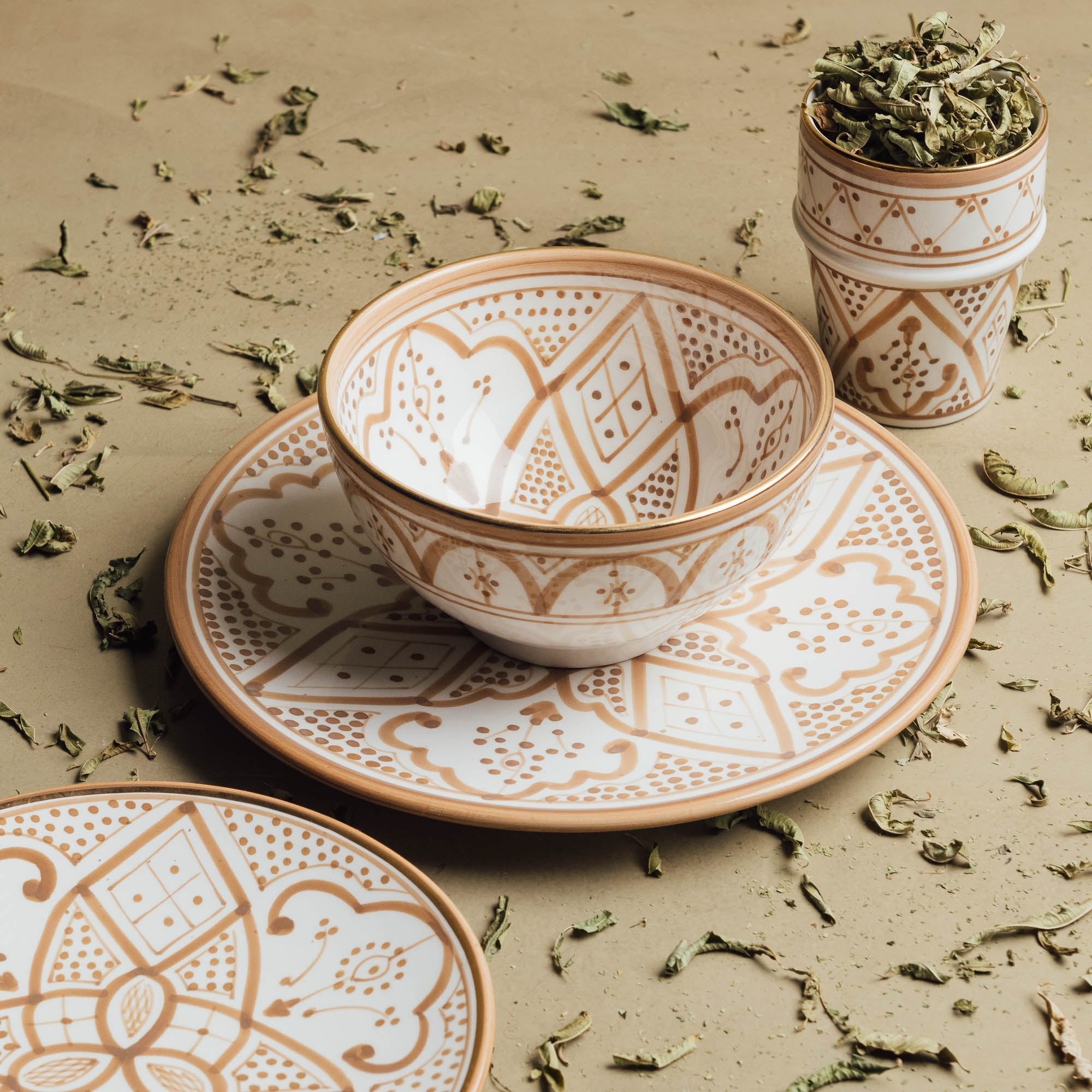 Fez Sand - Moroccan Dinnerware Set Adorned with 12 Carat Gold Accents - Benisouk