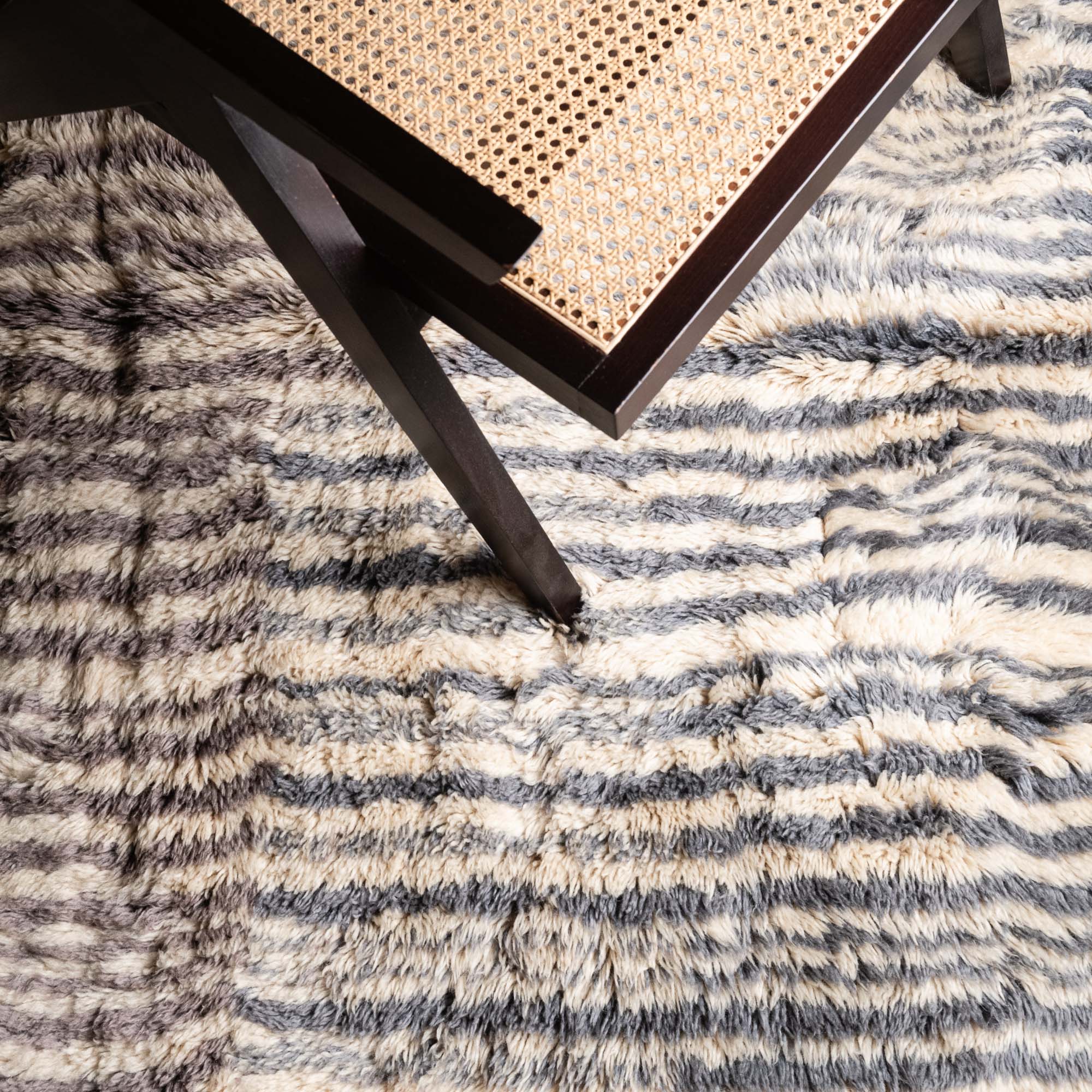 Flowing Rivers Round - Luxury Shag Moroccan Rug - Benisouk