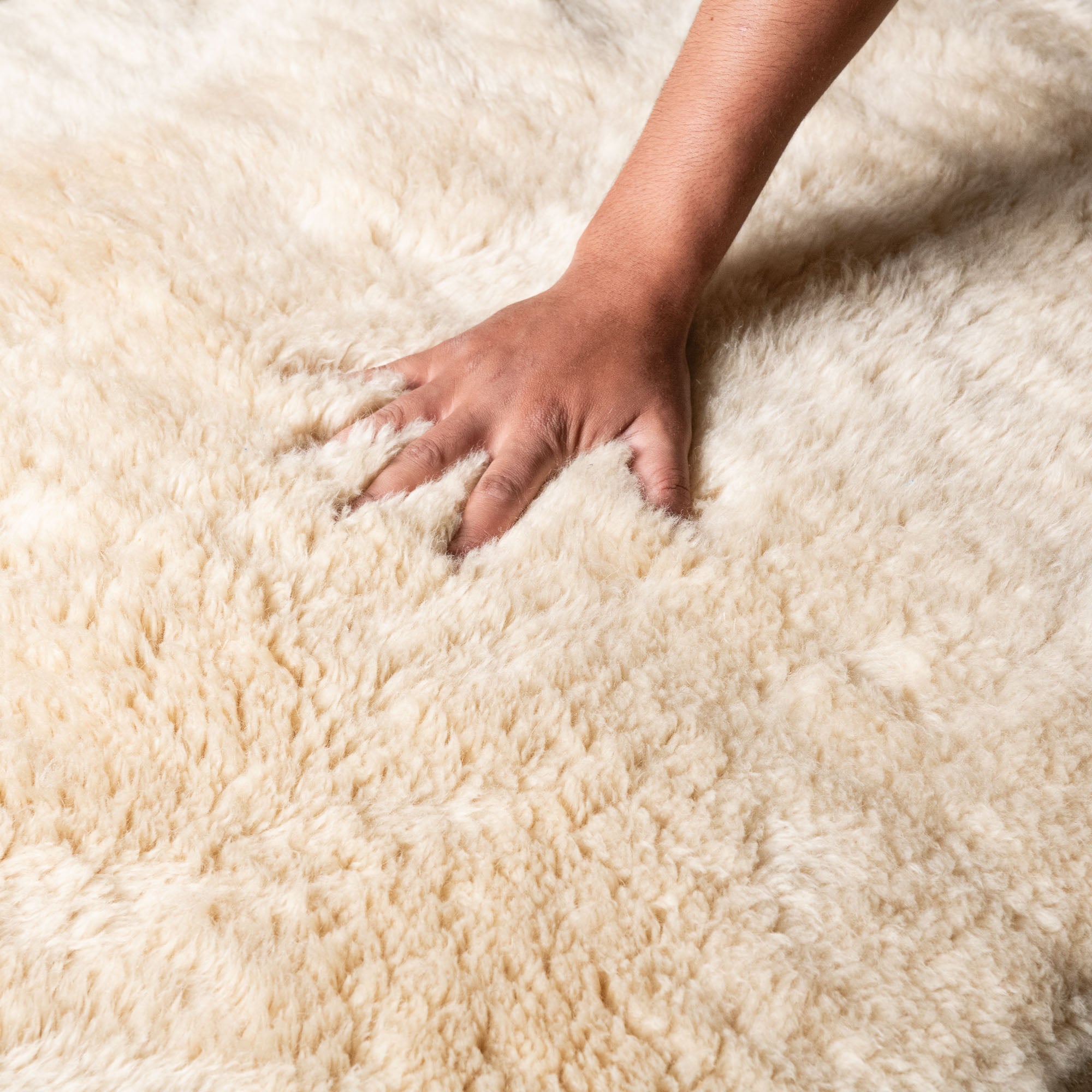 Glow Round - Luxury Shag Moroccan Rug - Benisouk