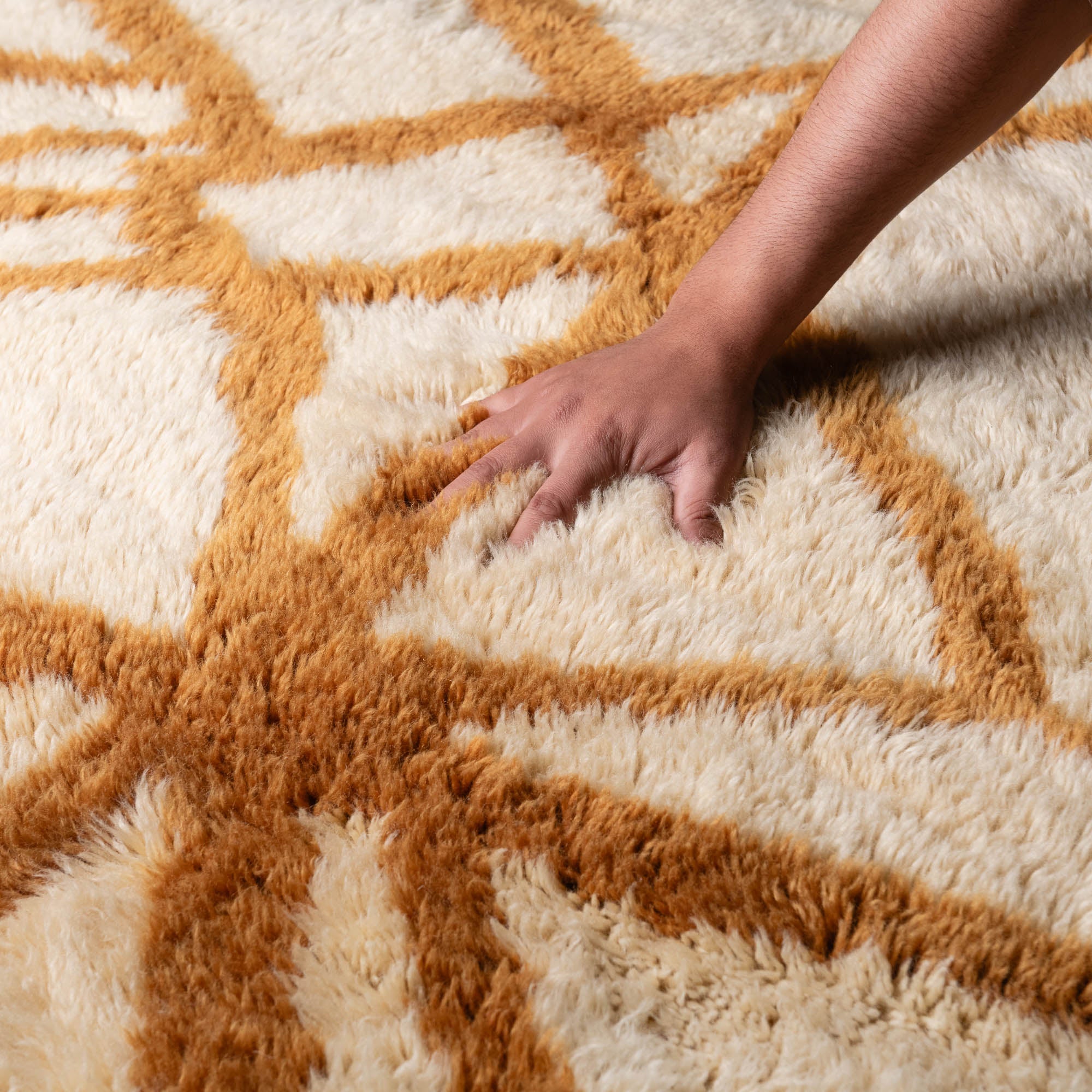 Golden Intersections - Luxury Shag Moroccan Rug - Benisouk