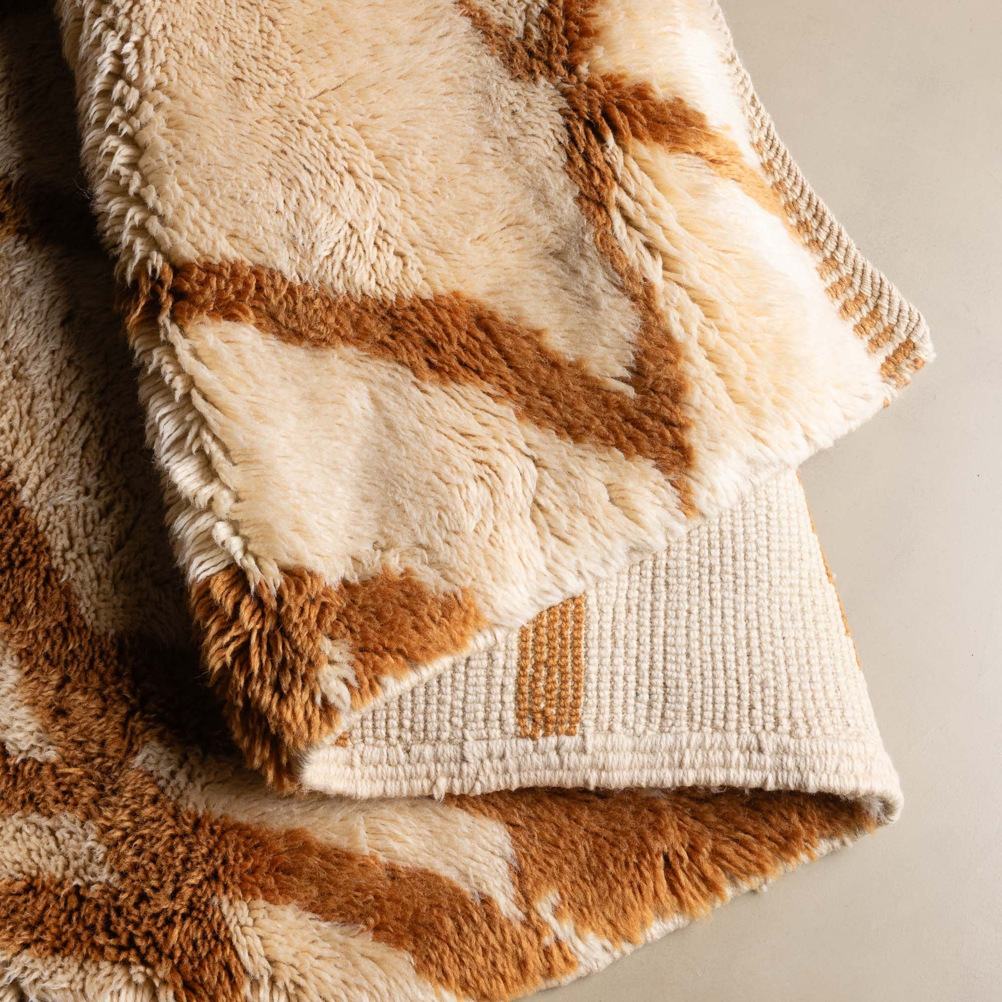 Golden Intersections - Luxury Shag Moroccan Rug - Benisouk