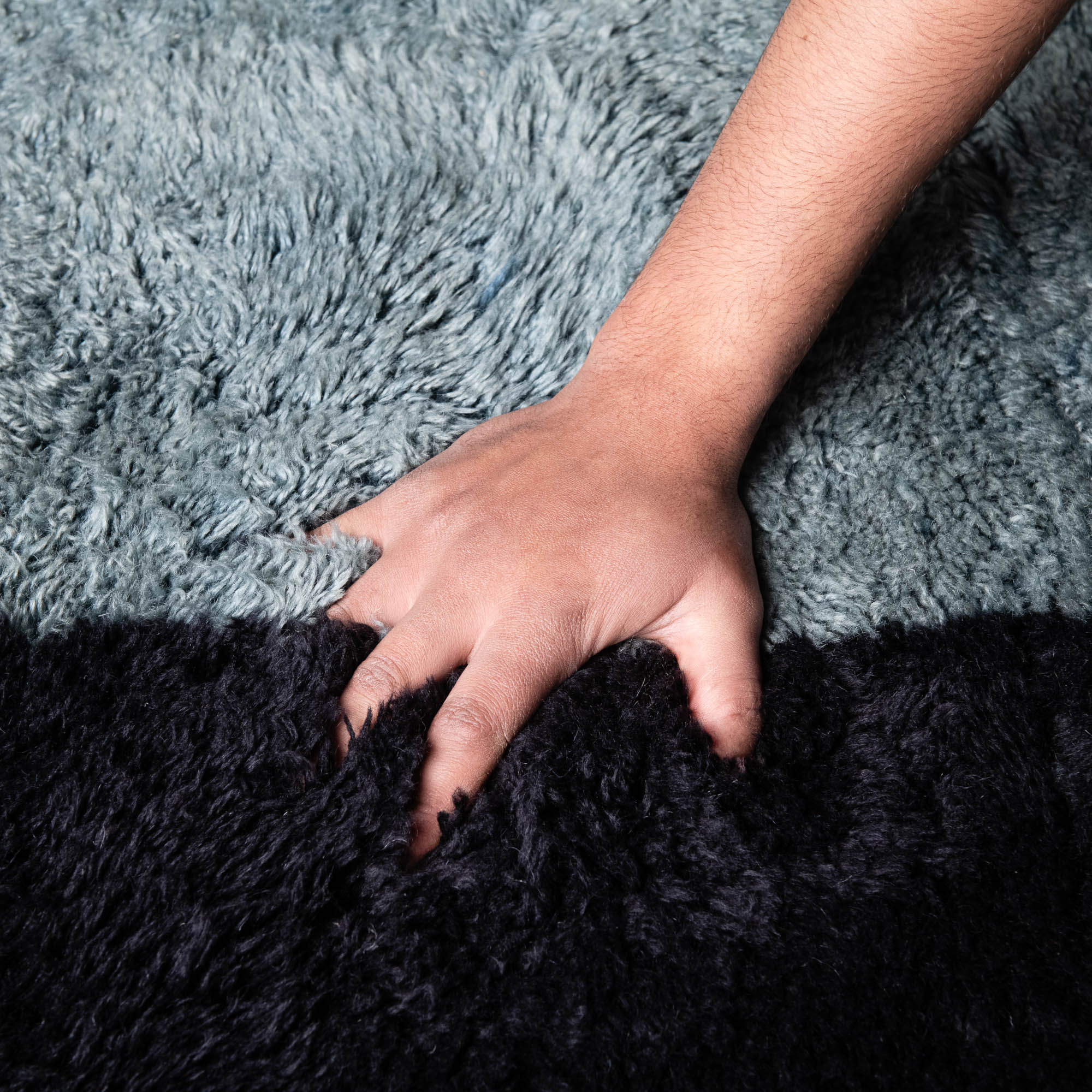 Grande Arche - Luxury Shag Moroccan Rug - Benisouk