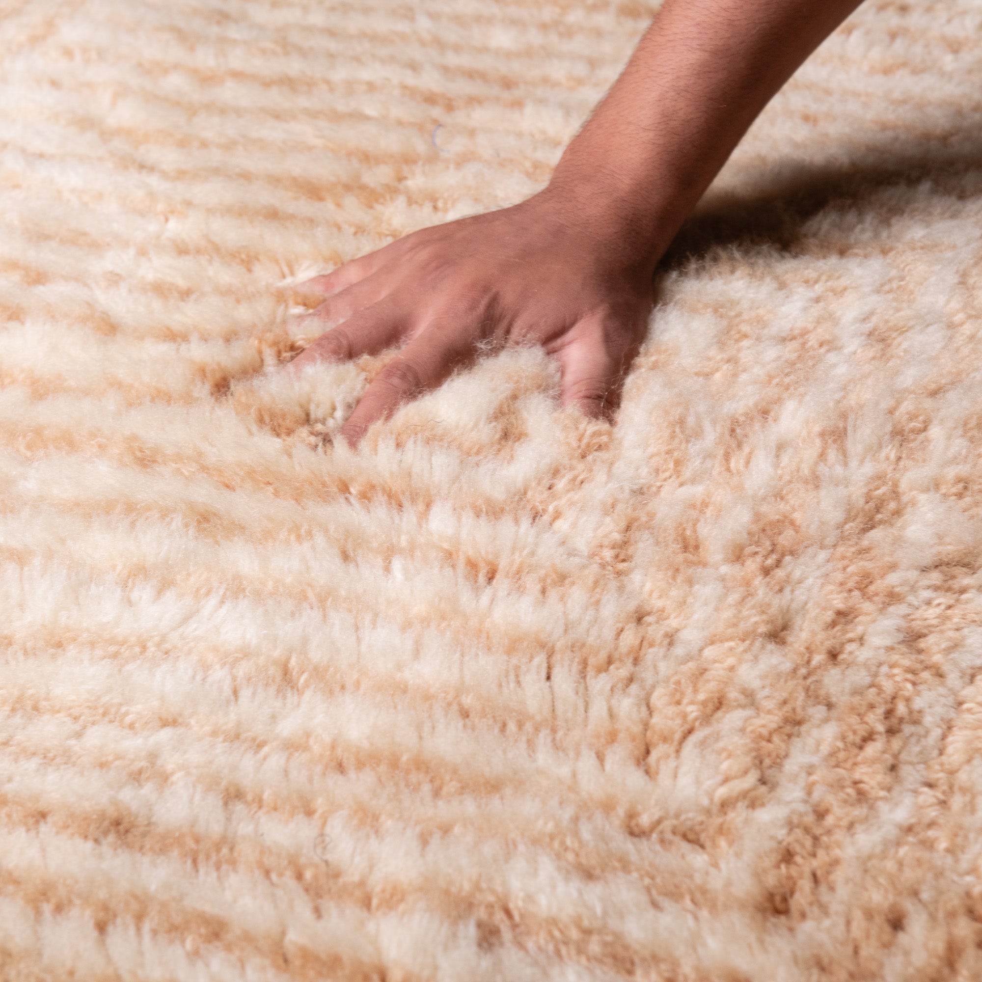 Gravity Center Round - Luxury Shag Moroccan Rug - Benisouk