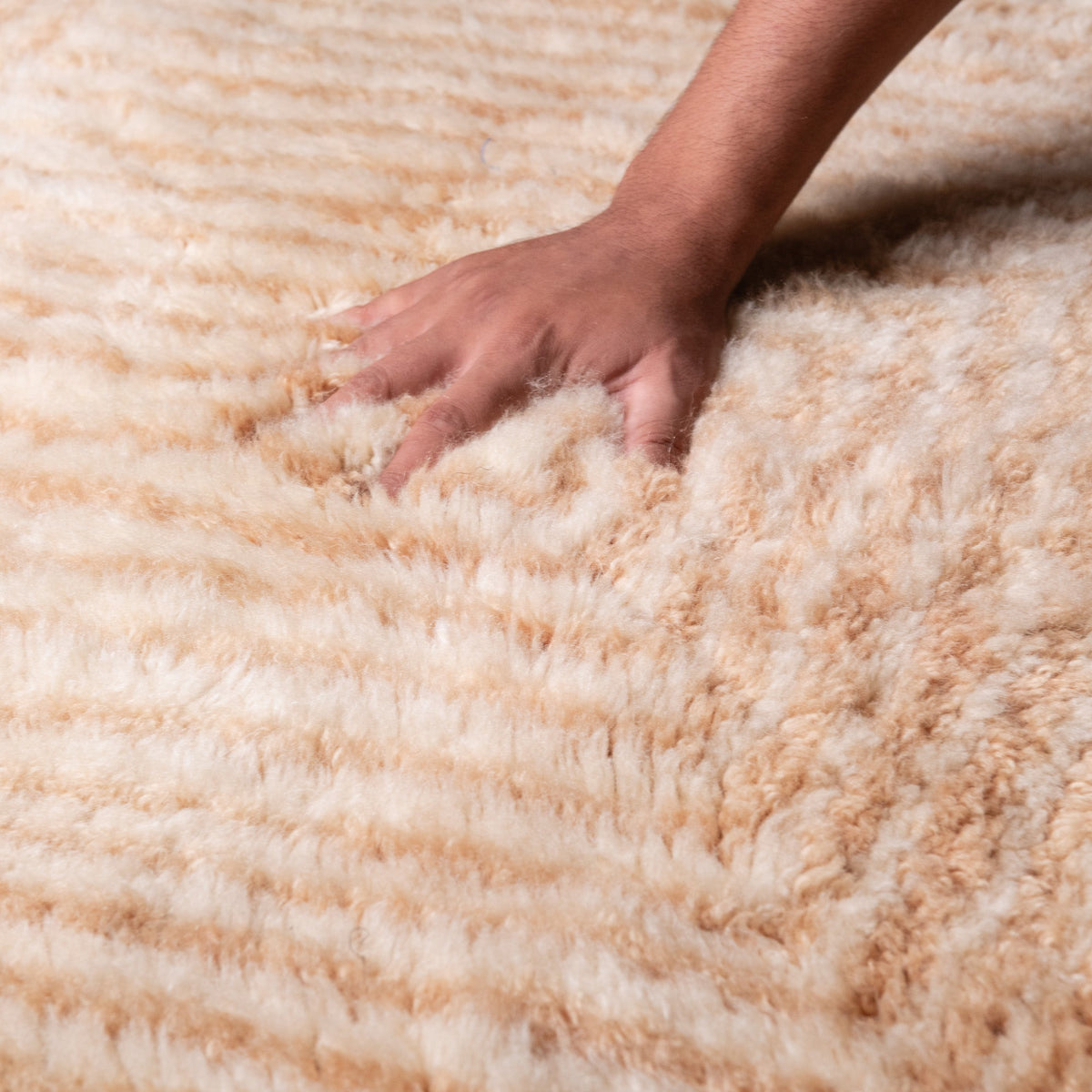 Gravity Center Round - Luxury Shag Moroccan Rug - Benisouk